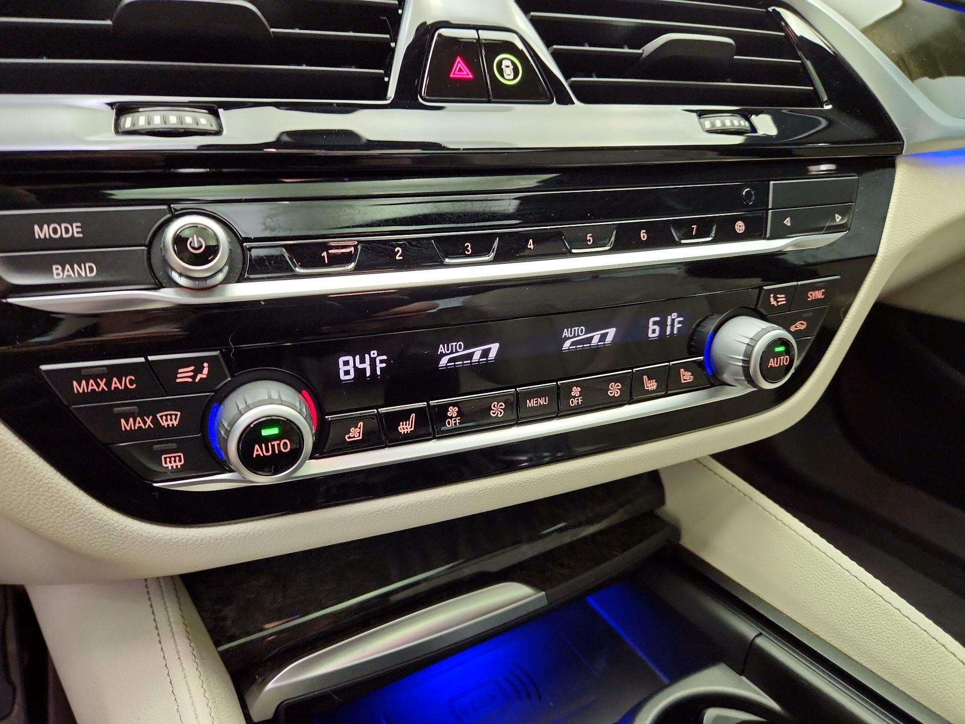 Thumbnail: 2021 BMW 5 Series - 17