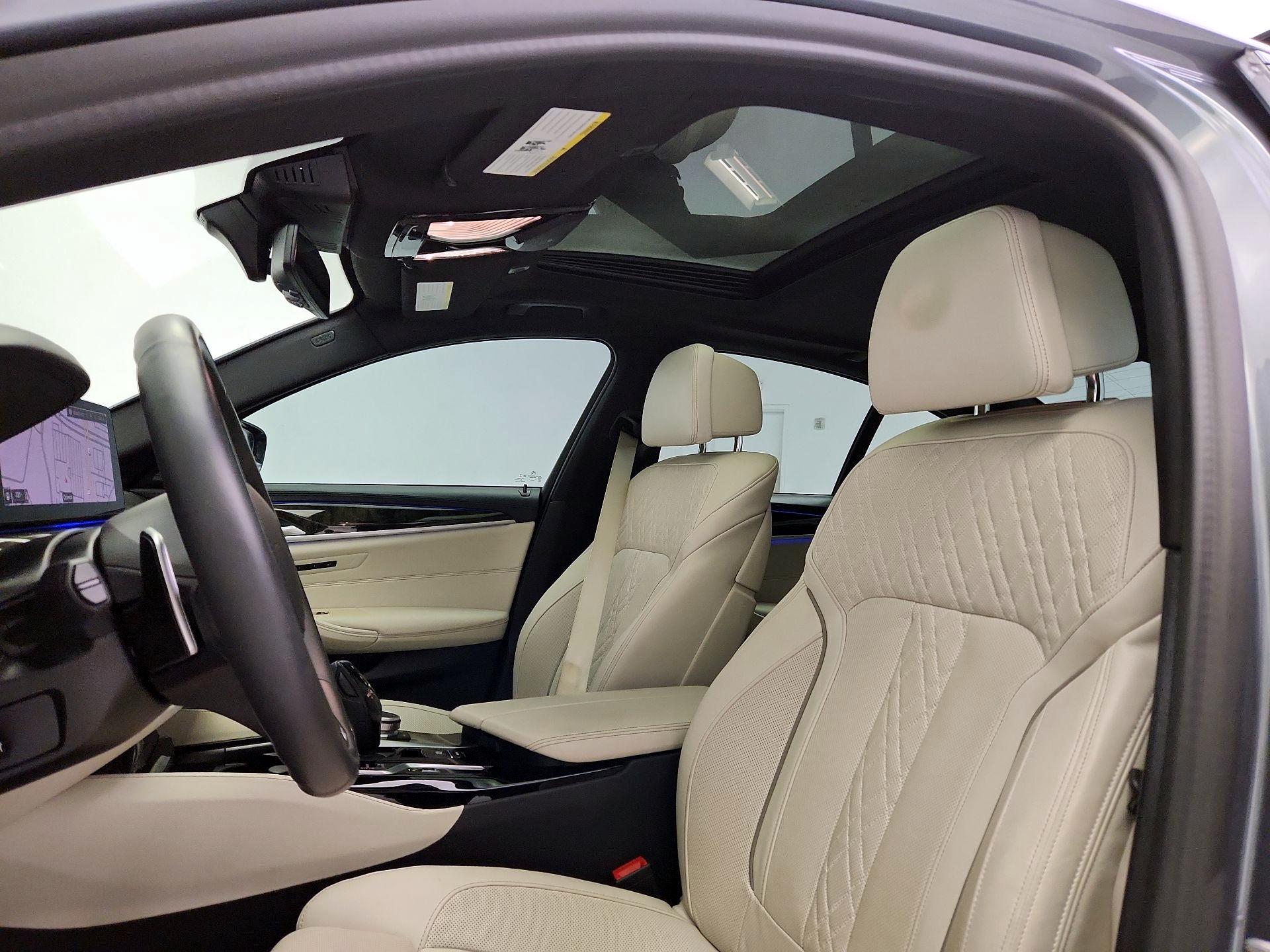 Thumbnail: 2021 BMW 5 Series - 20