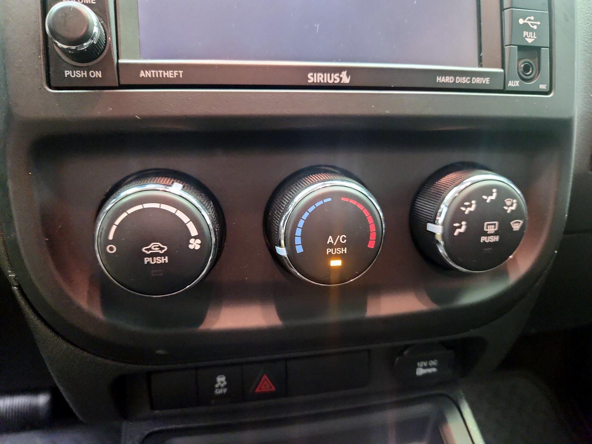 Thumbnail: 2014 Jeep Compass - 15