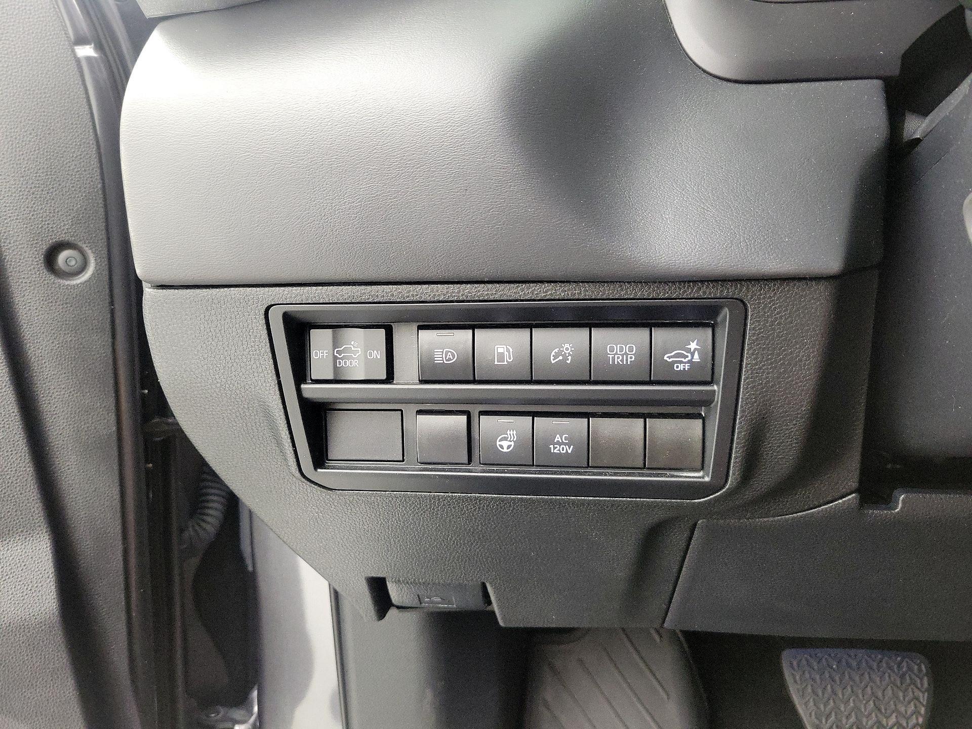 Thumbnail: 2023 Toyota Tundra - 13