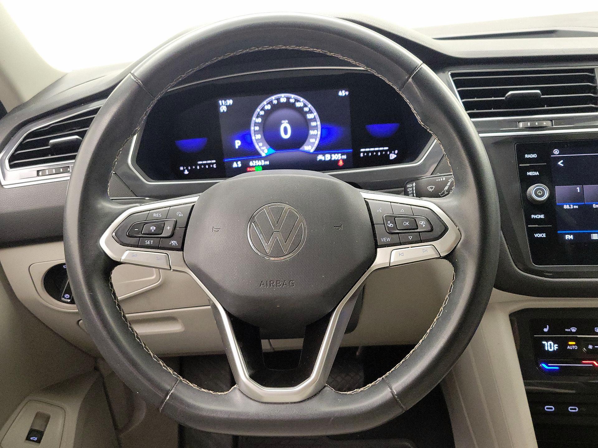 Thumbnail: 2022 Volkswagen Tiguan - 10