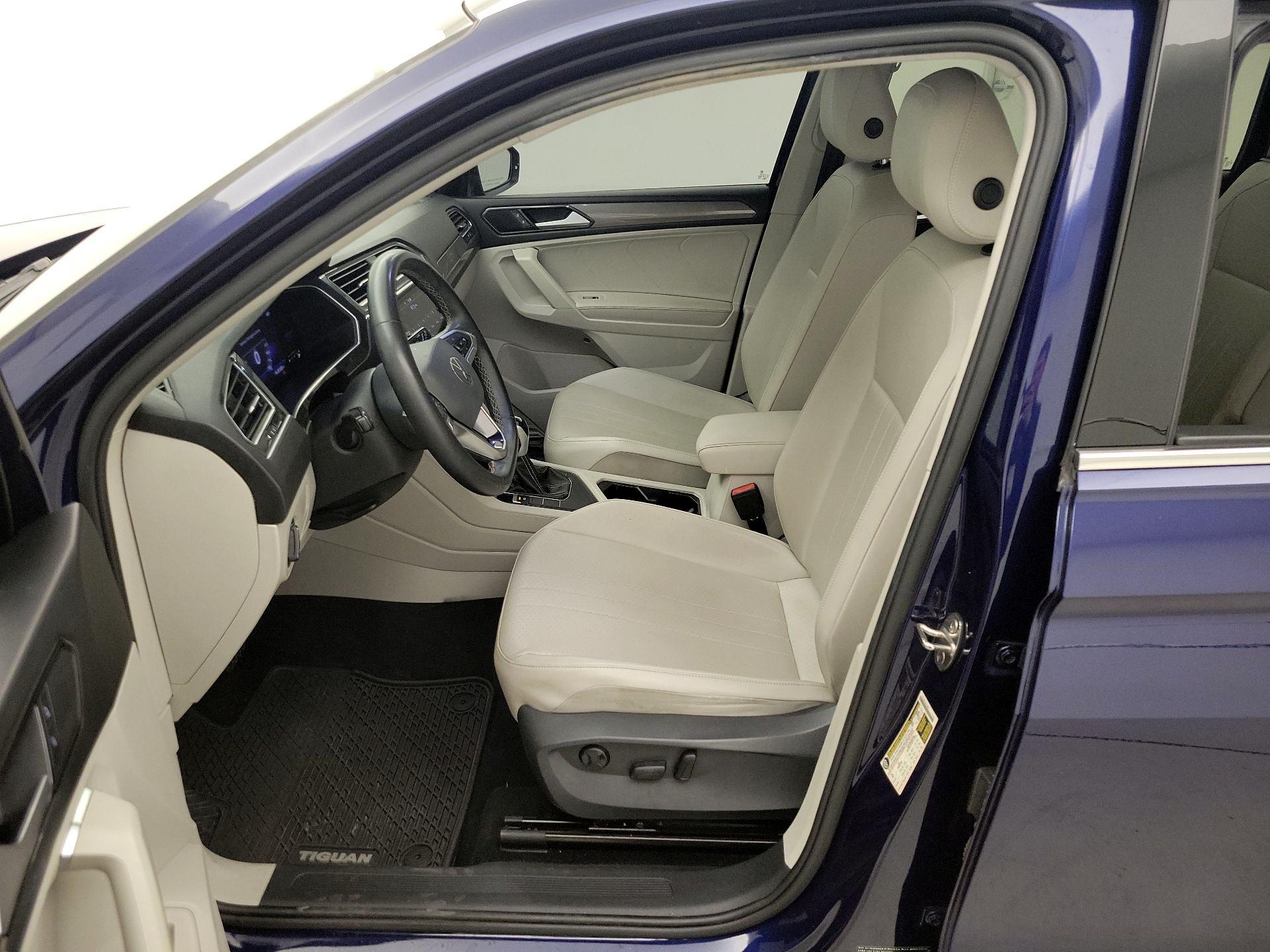 Thumbnail: 2022 Volkswagen Tiguan - 11