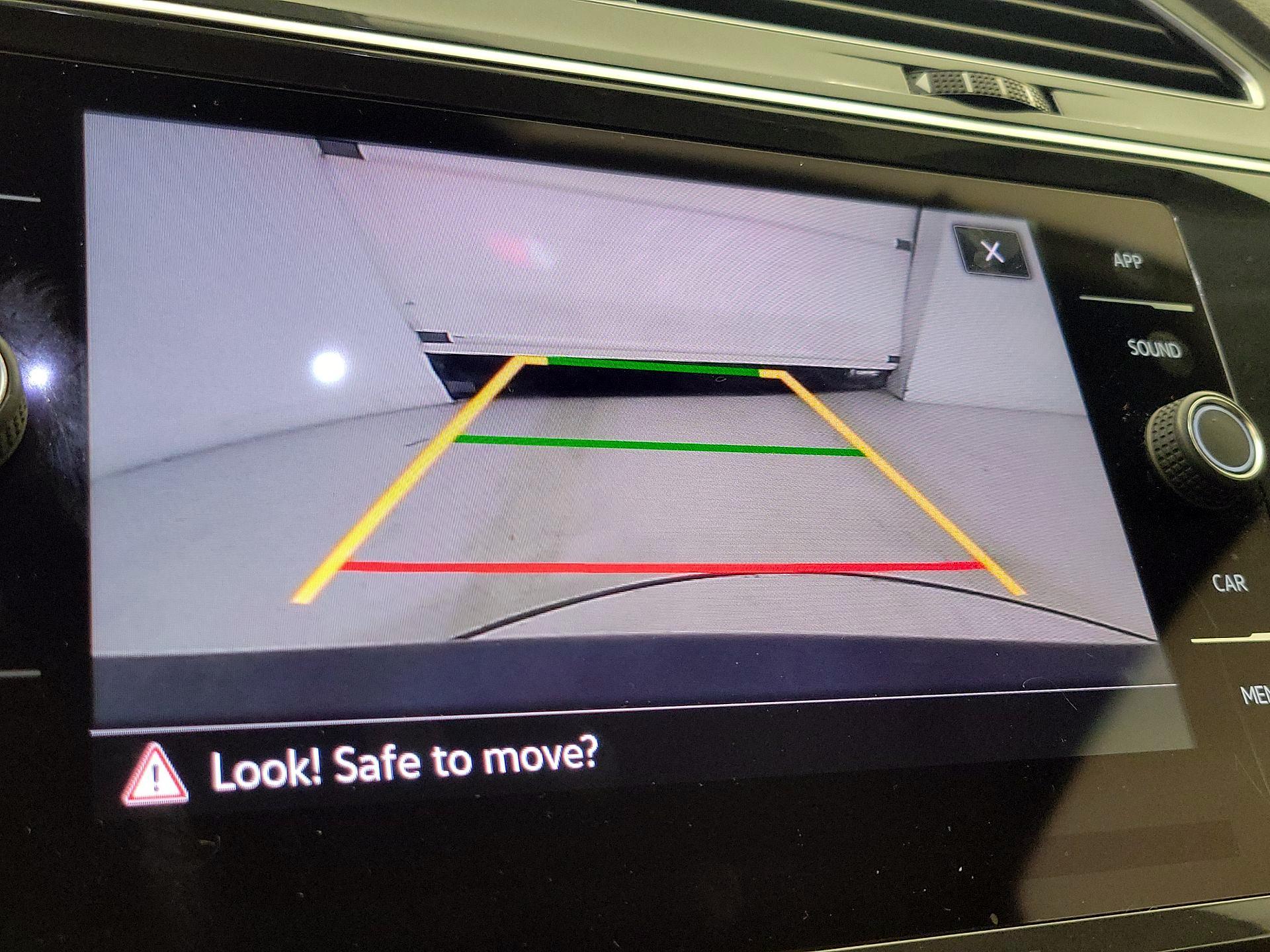 Thumbnail: 2022 Volkswagen Tiguan - 14