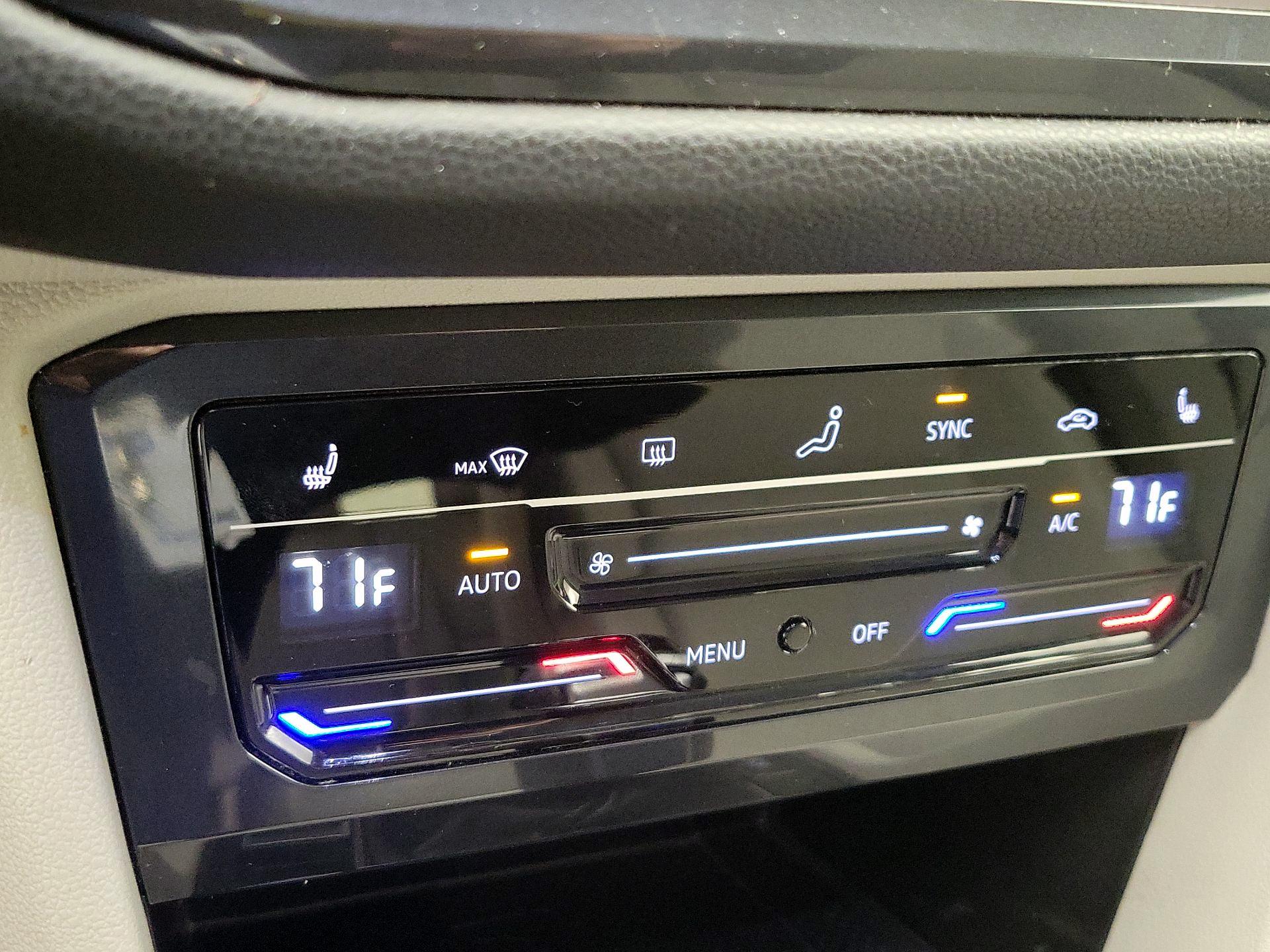 Thumbnail: 2022 Volkswagen Tiguan - 16