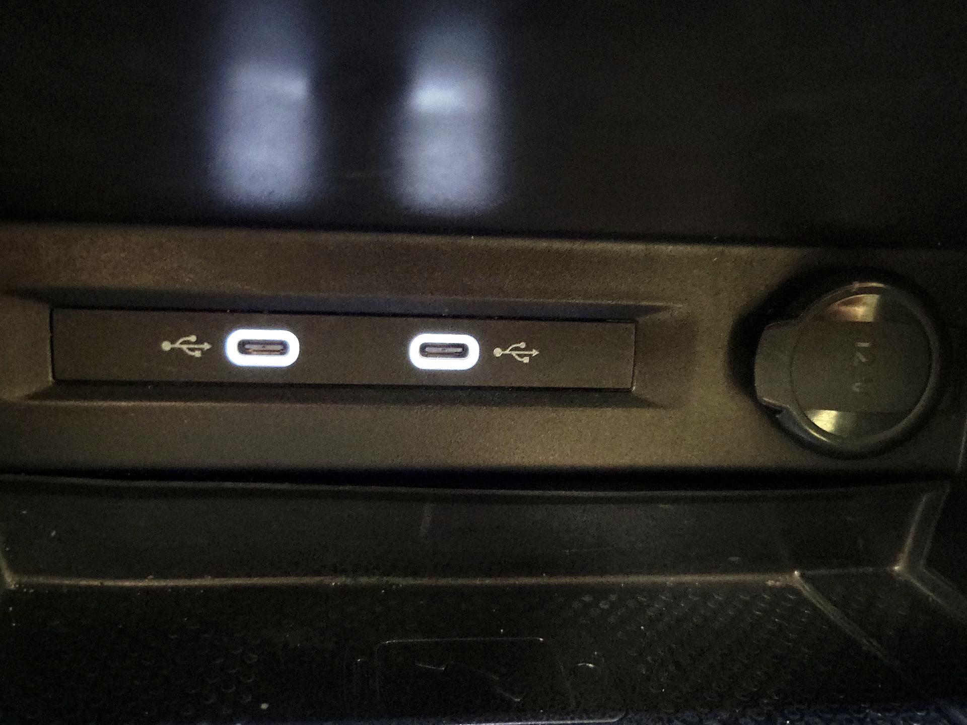 Thumbnail: 2022 Volkswagen Tiguan - 18