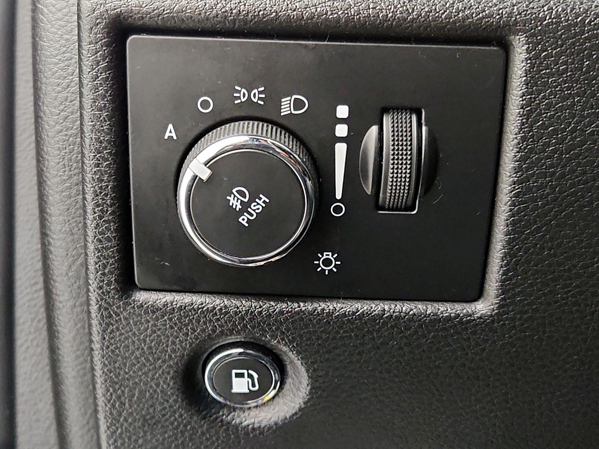 Thumbnail: 2020 Jeep Grand Cherokee - 13