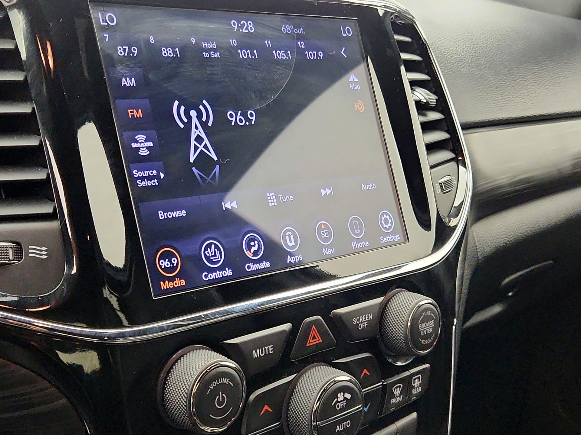 Thumbnail: 2020 Jeep Grand Cherokee - 16