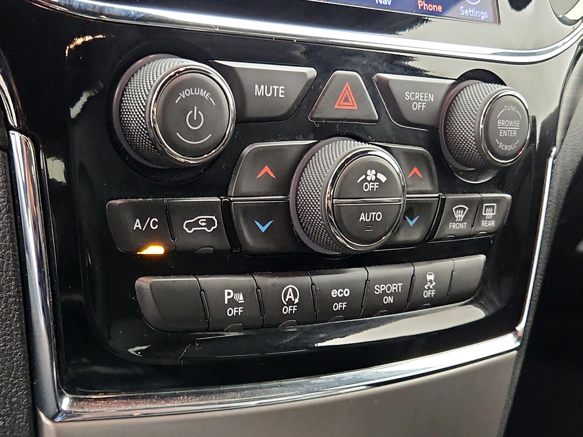 Thumbnail: 2020 Jeep Grand Cherokee - 17