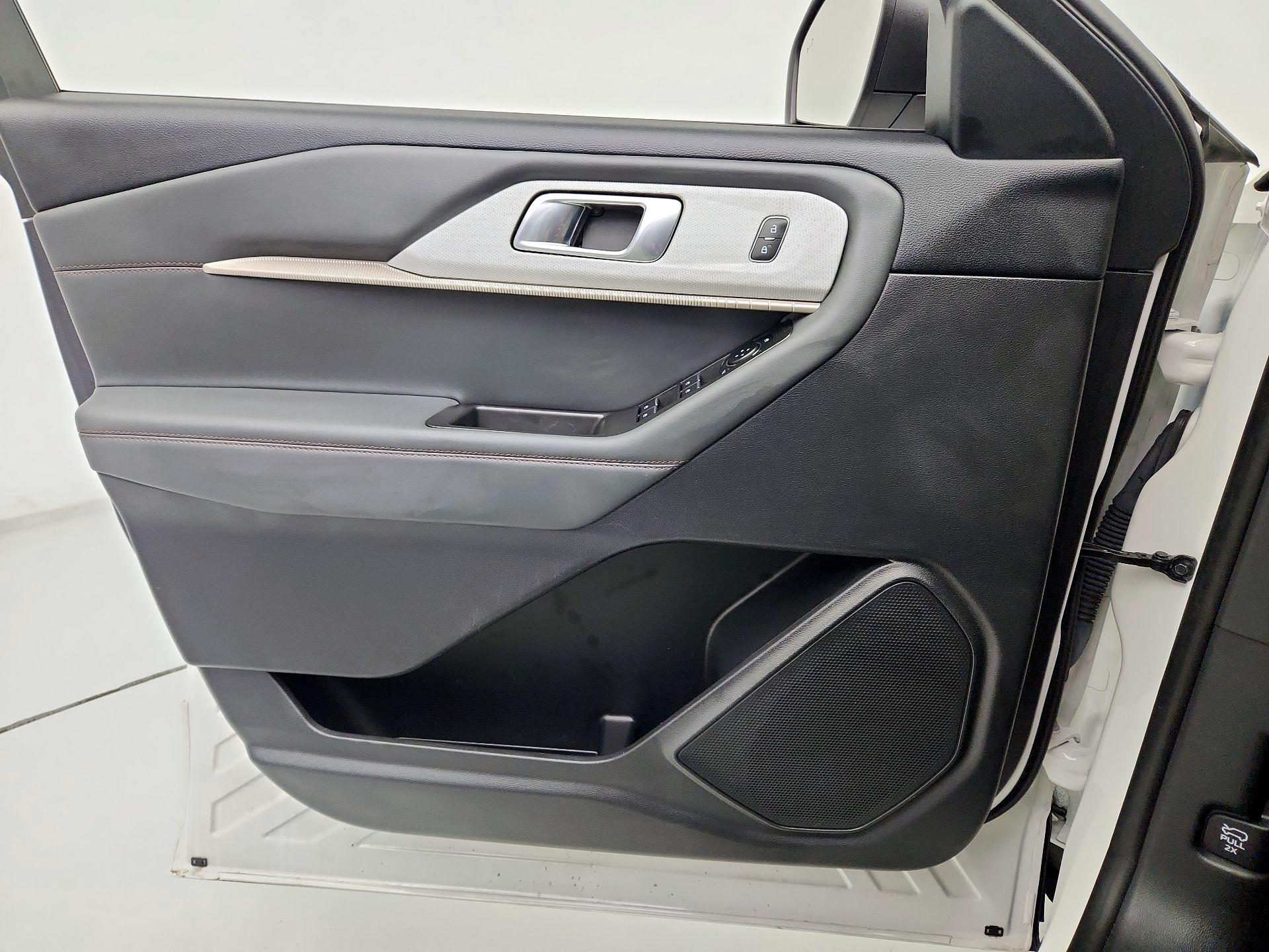 Thumbnail: 2025 Ford Explorer - 12