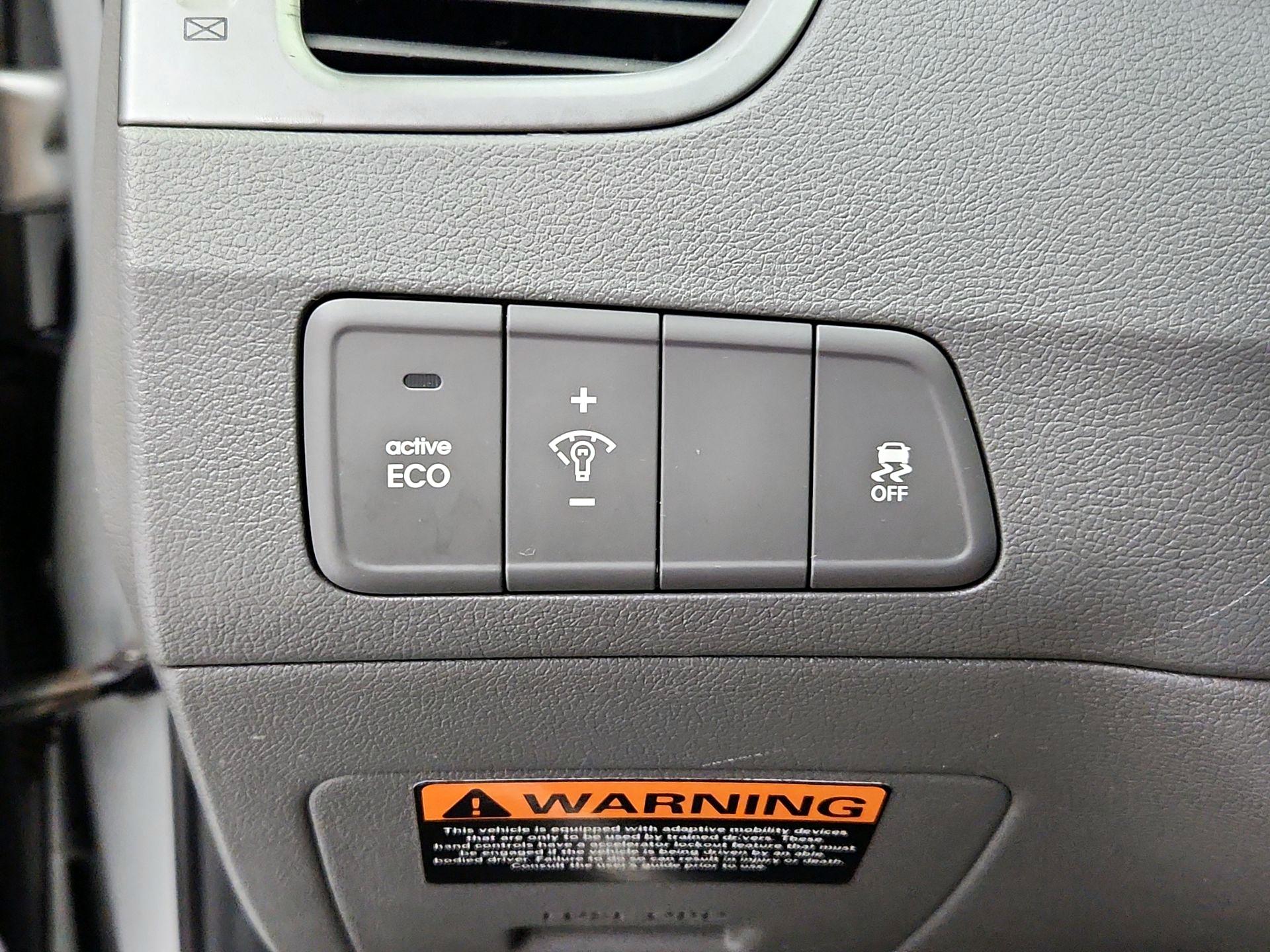 Thumbnail: 2015 Hyundai Elantra - 13