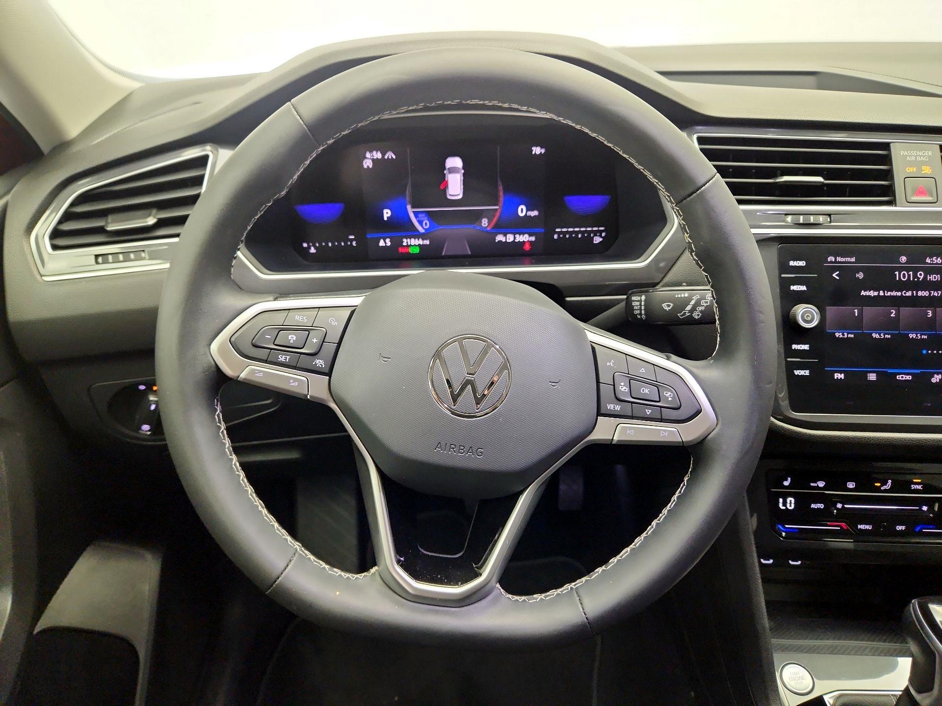 Thumbnail: 2023 Volkswagen Tiguan - 10