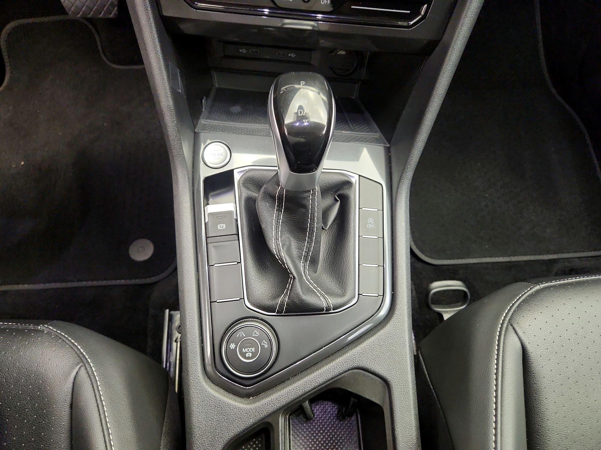 Thumbnail: 2023 Volkswagen Tiguan - 17