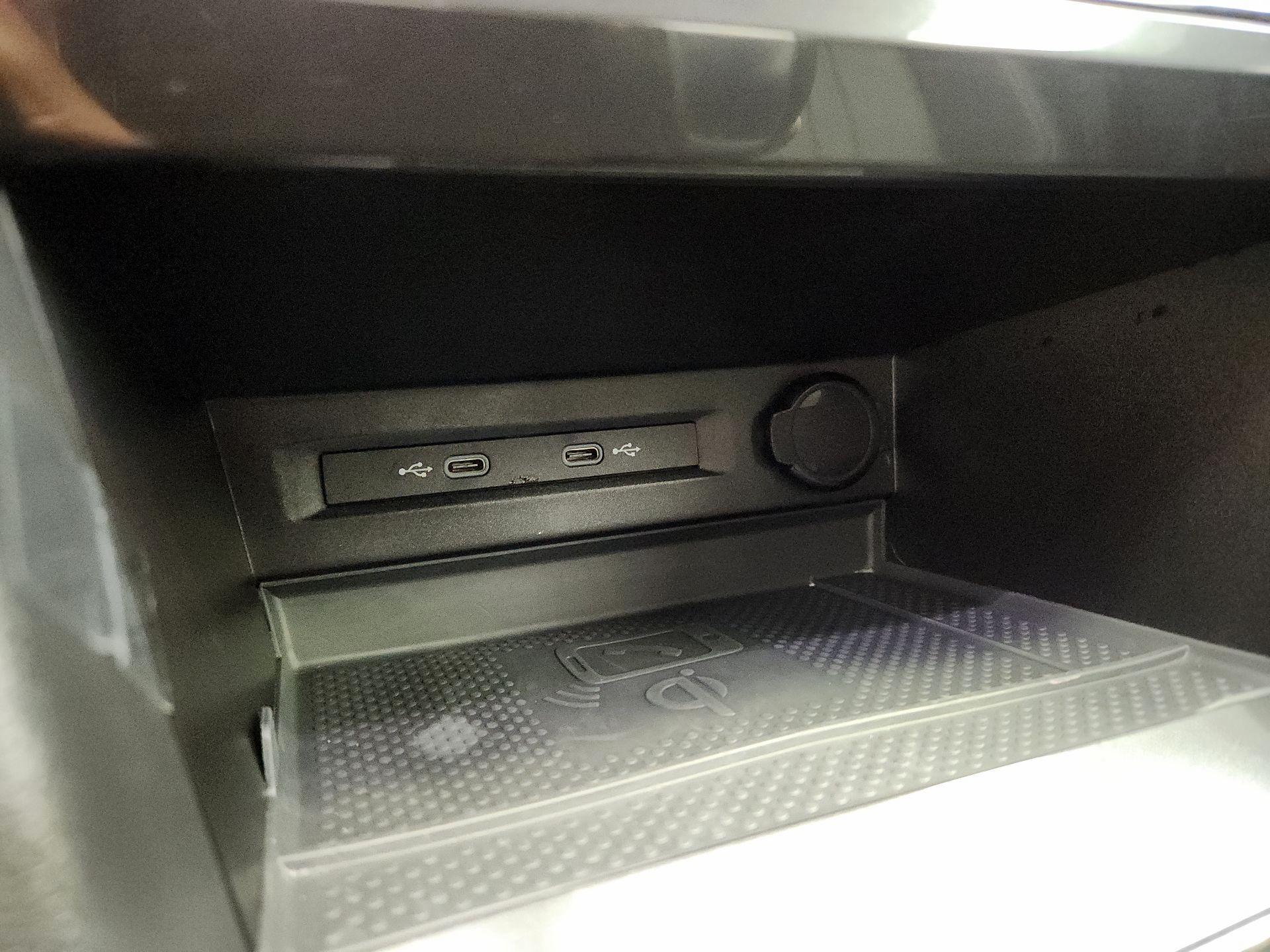 Thumbnail: 2023 Volkswagen Tiguan - 18