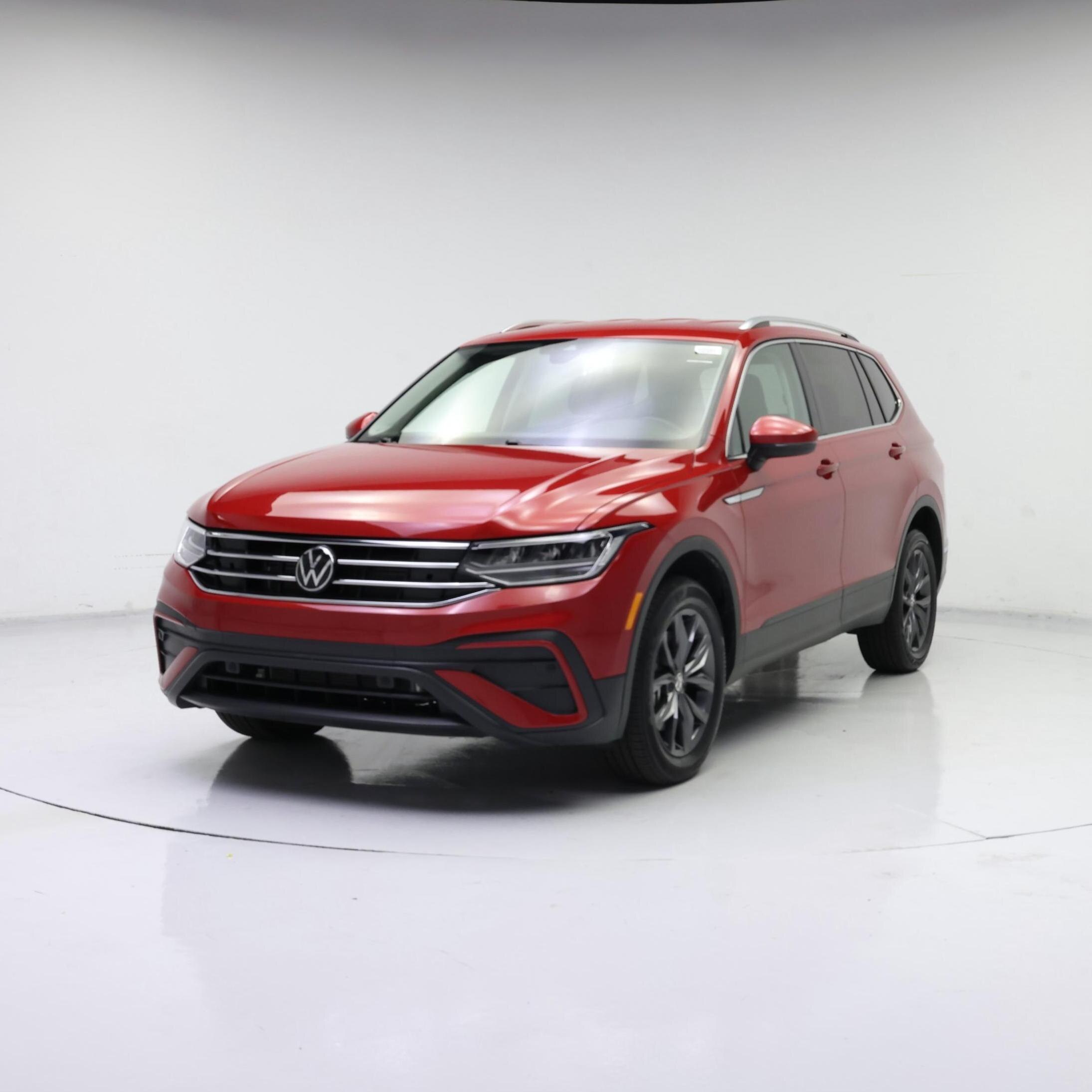 Thumbnail: 2023 Volkswagen Tiguan - 4