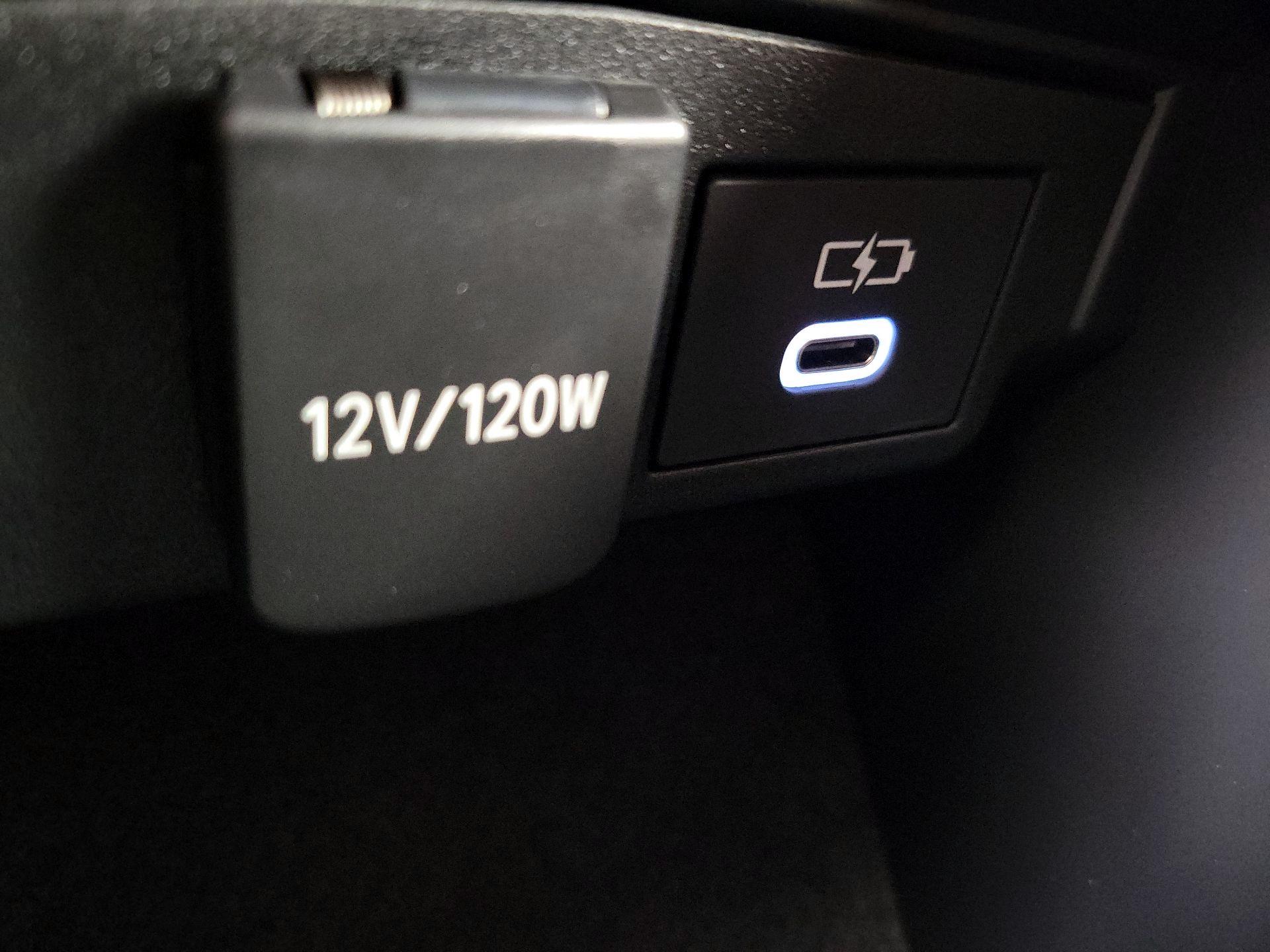 Thumbnail: 2025 Toyota Corolla - 18