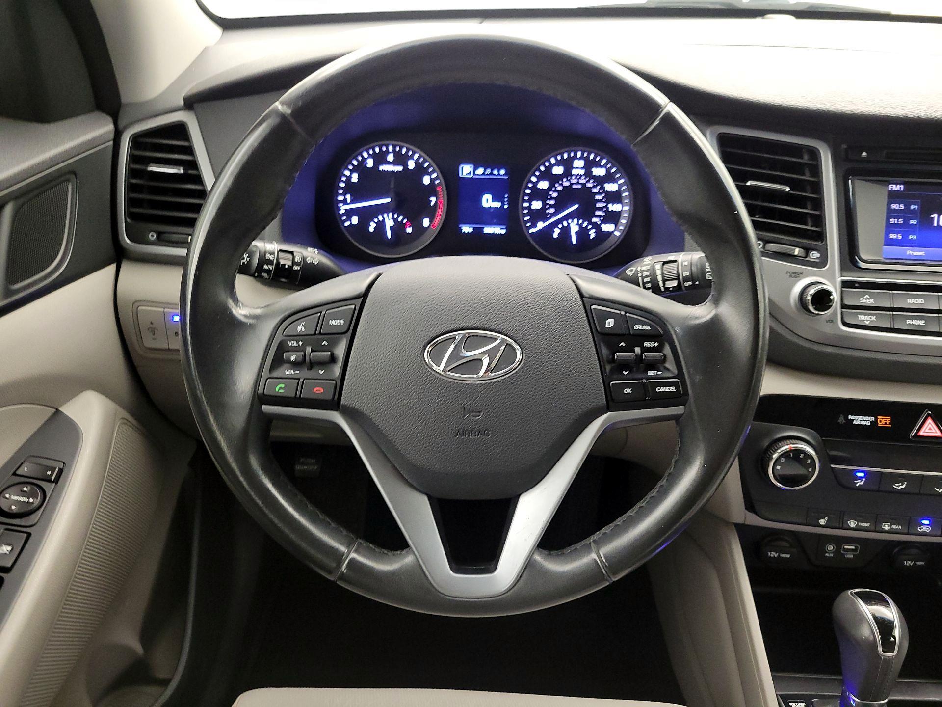 Thumbnail: 2016 Hyundai Tucson - 10