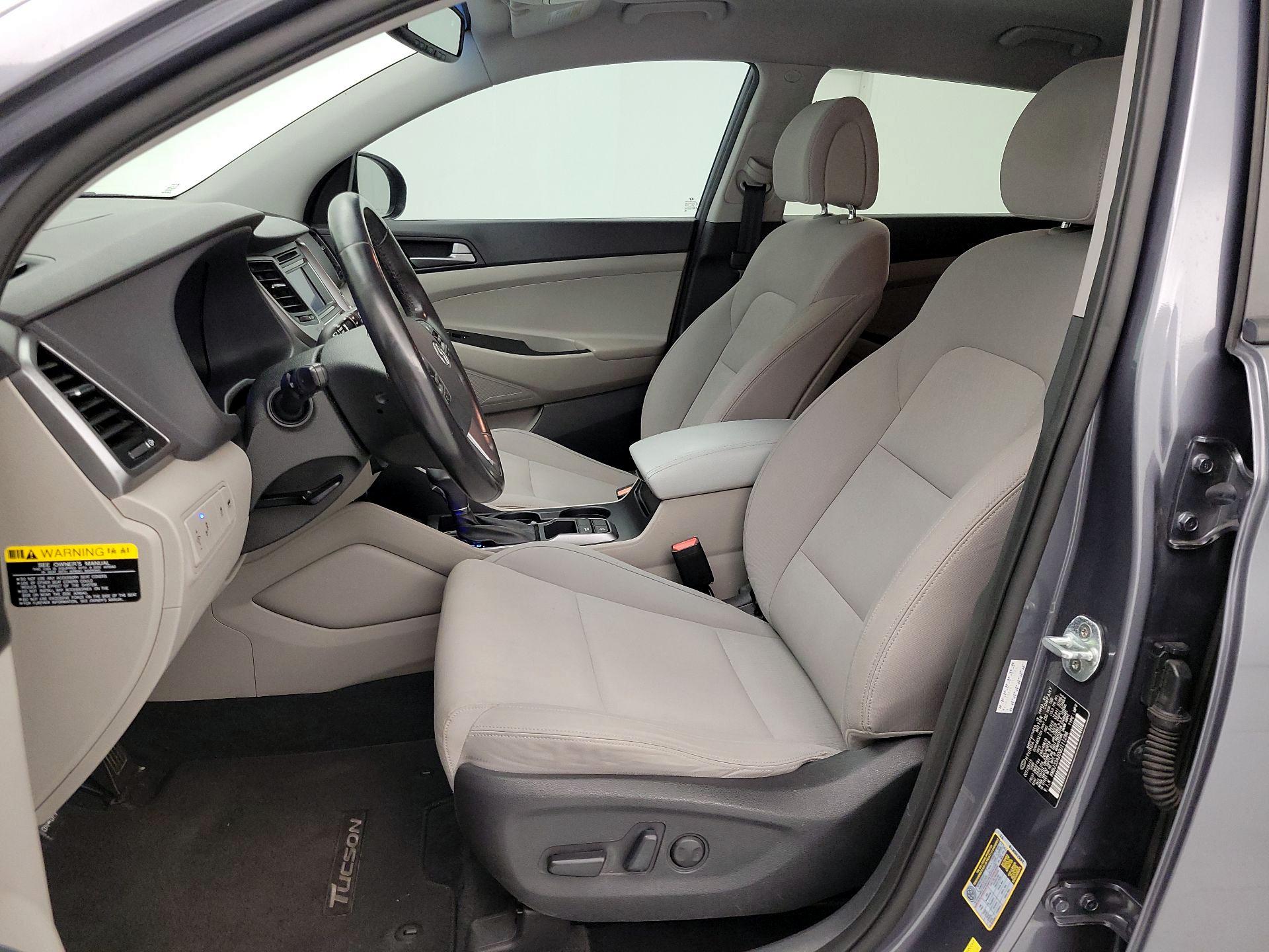 Thumbnail: 2016 Hyundai Tucson - 11