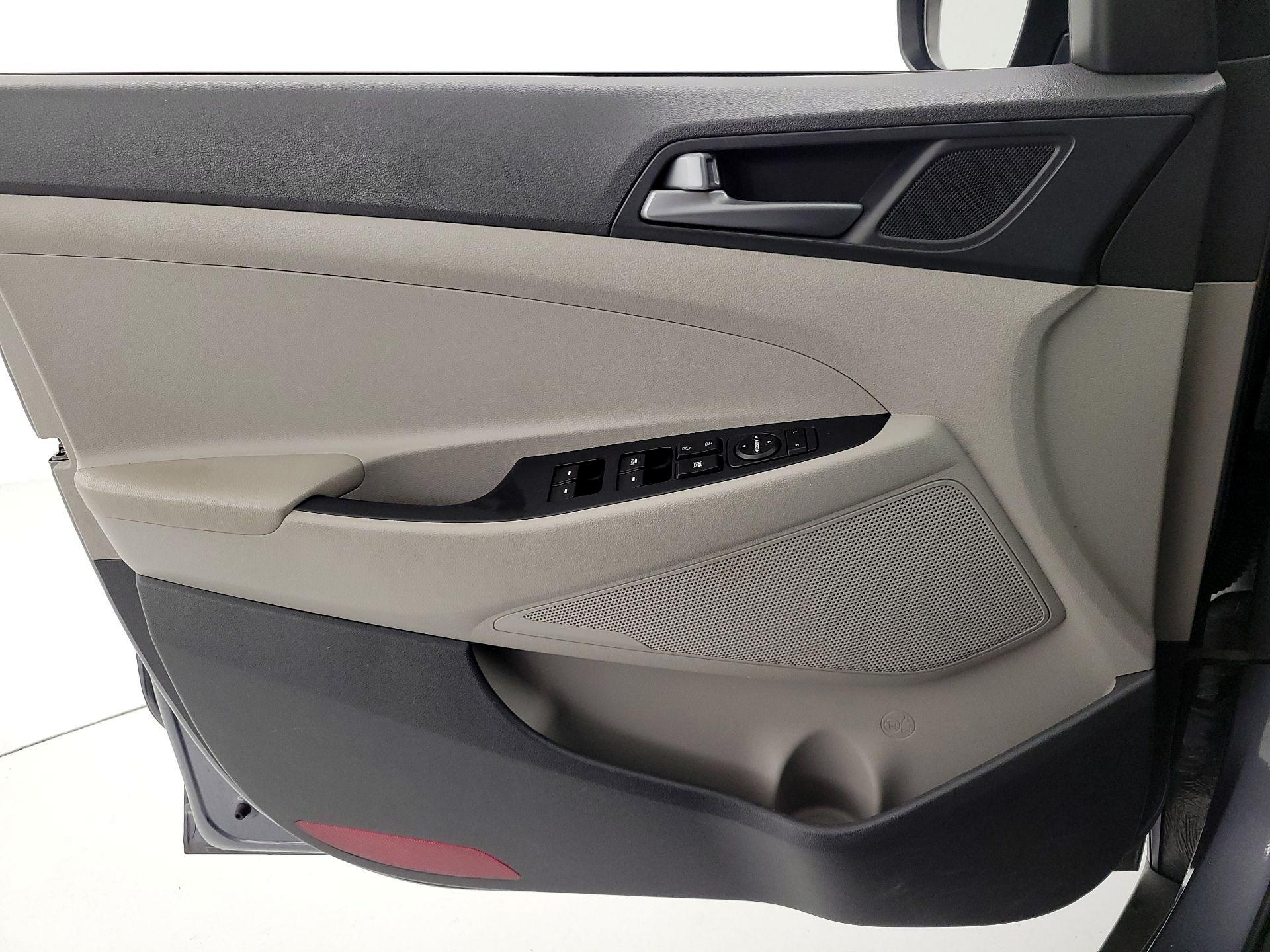 Thumbnail: 2016 Hyundai Tucson - 12