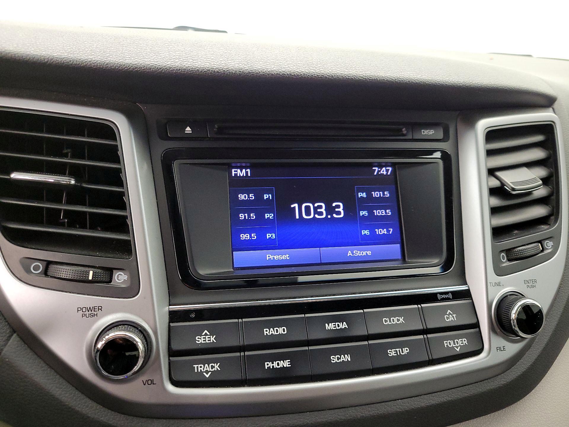 Thumbnail: 2016 Hyundai Tucson - 15