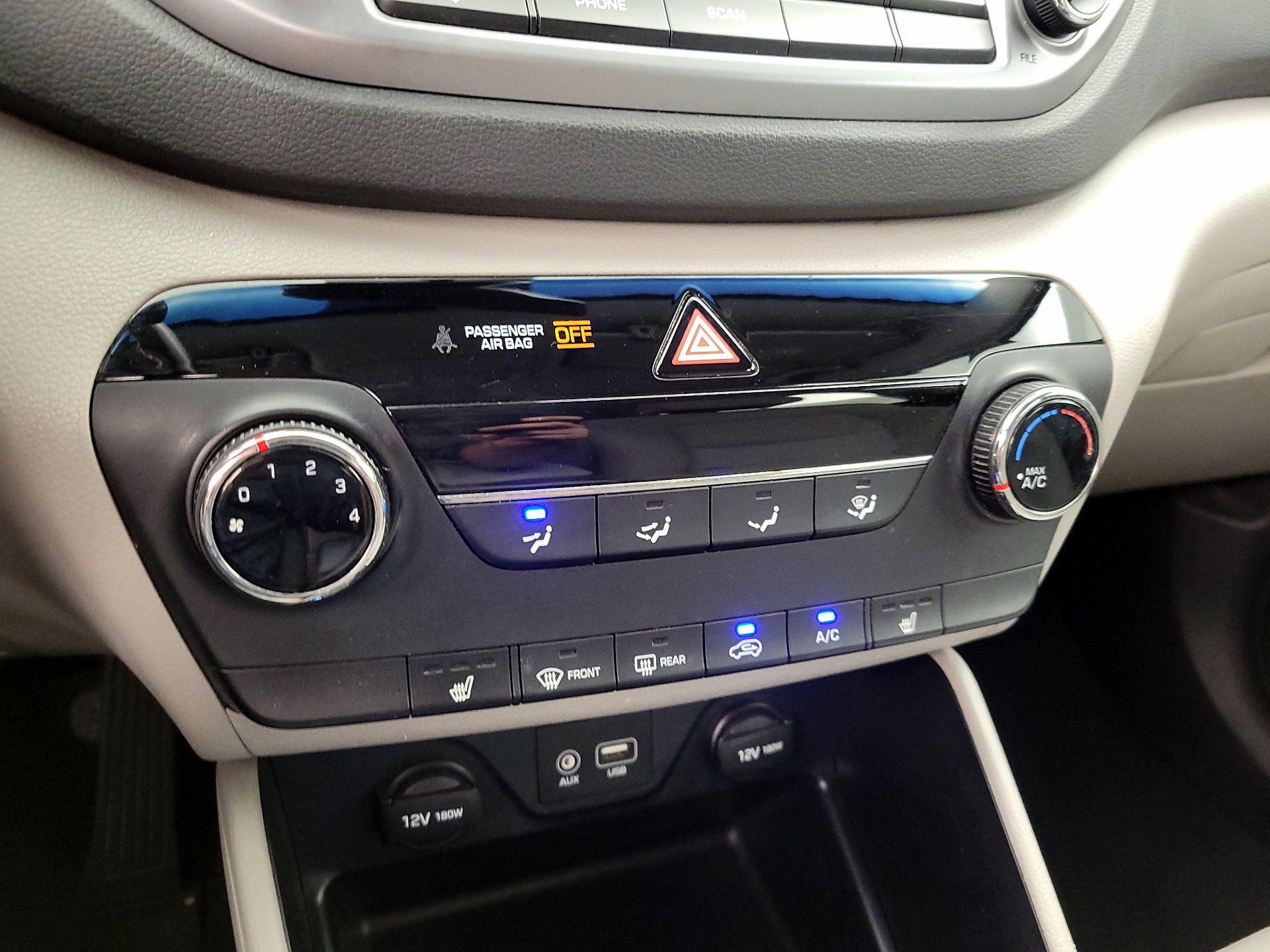 Thumbnail: 2016 Hyundai Tucson - 16