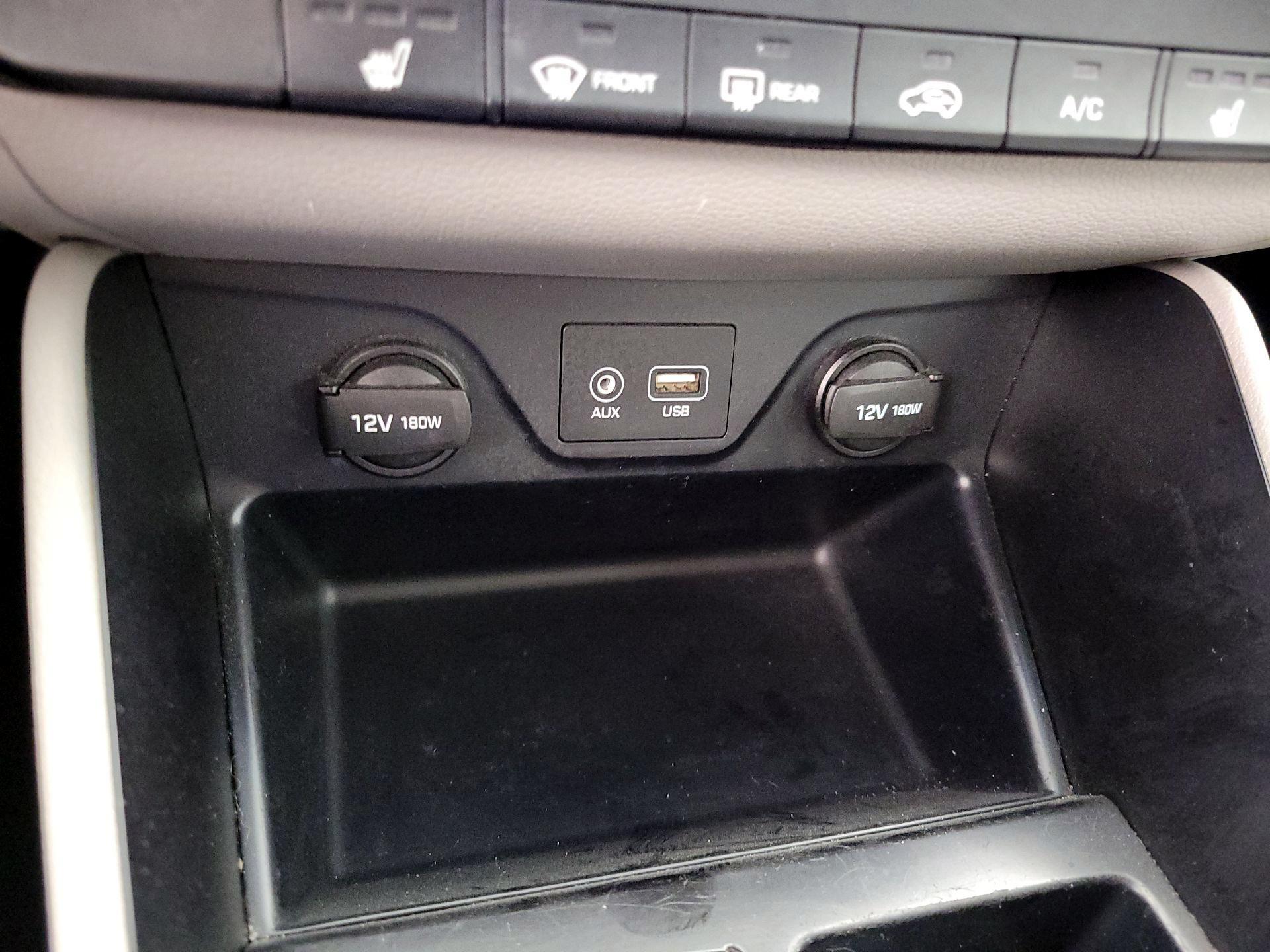 Thumbnail: 2016 Hyundai Tucson - 18