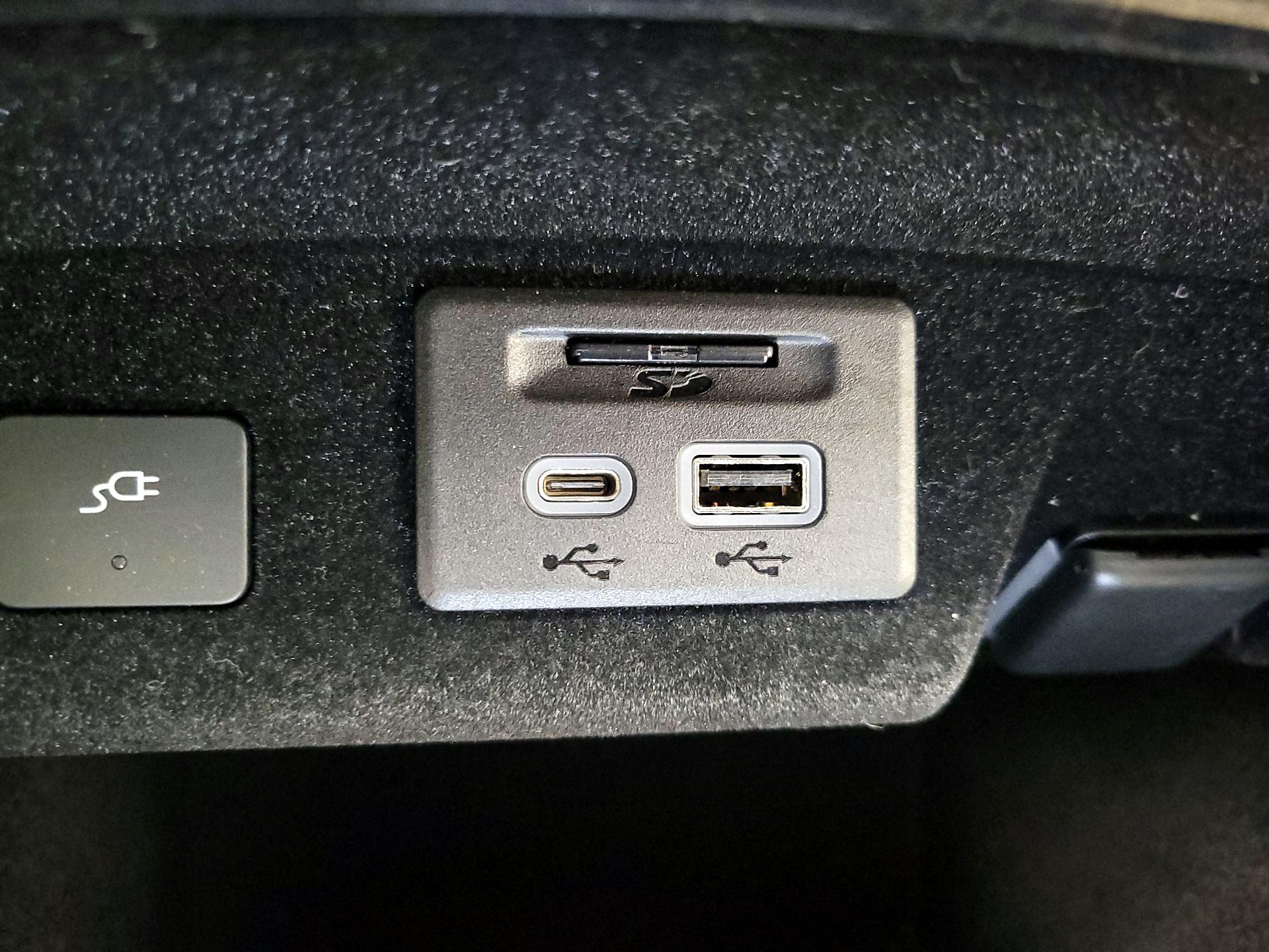 Thumbnail: 2021 Cadillac Escalade - 19