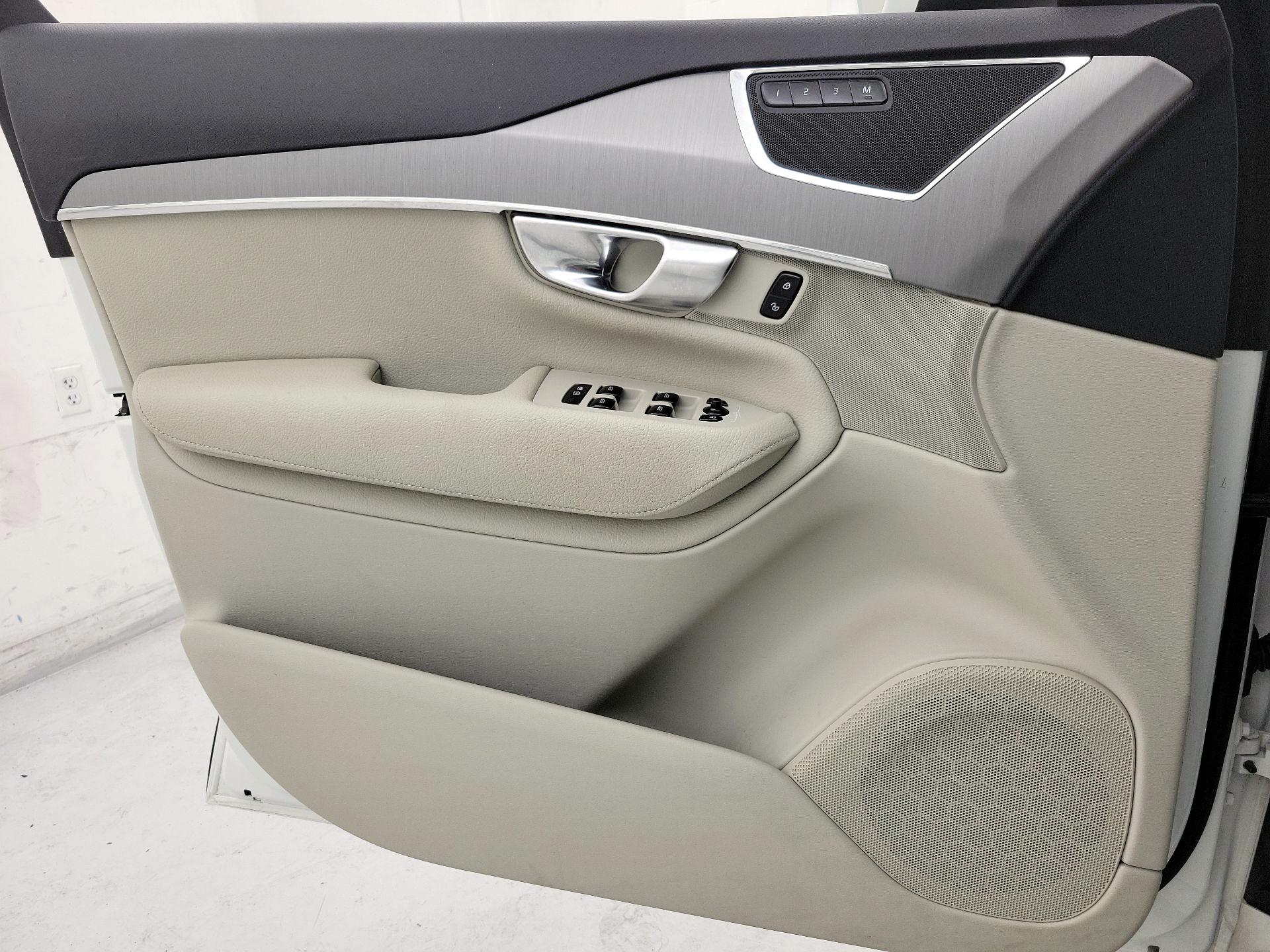 Thumbnail: 2021 Volvo XC90 - 12