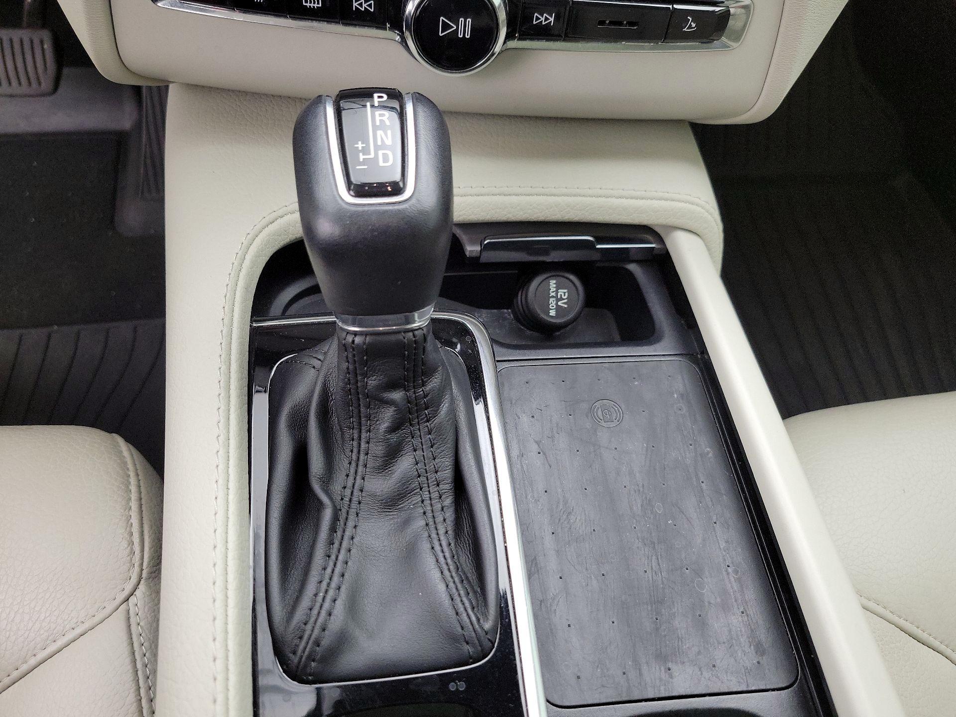 Thumbnail: 2021 Volvo XC90 - 17