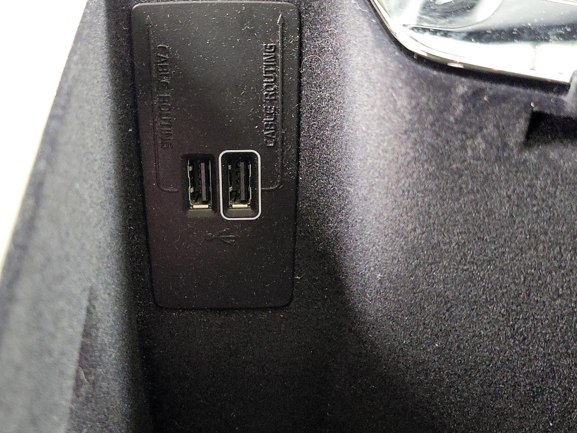 Thumbnail: 2021 Volvo XC90 - 18