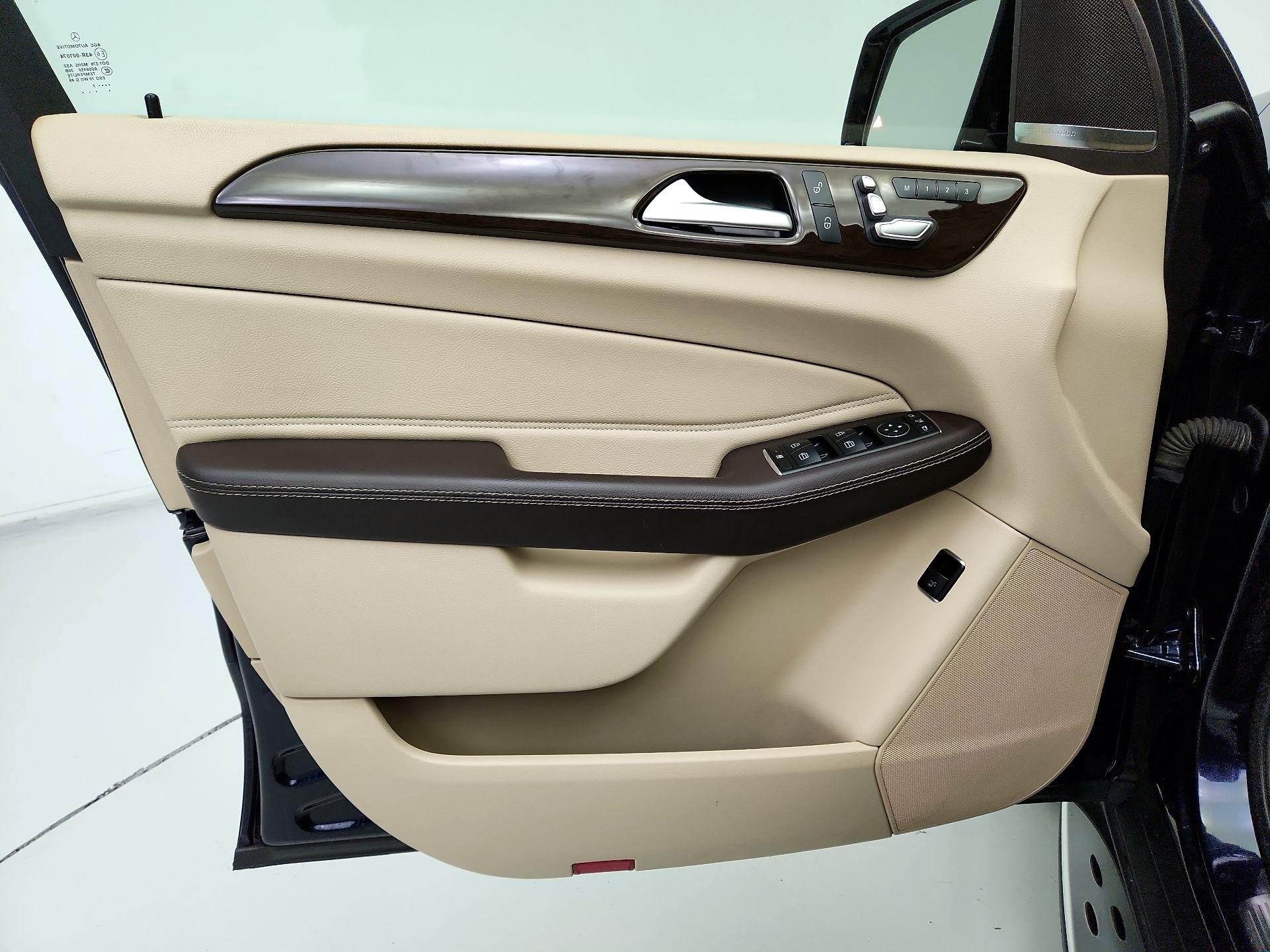 Thumbnail: 2017 Mercedes-Benz GLE - 12