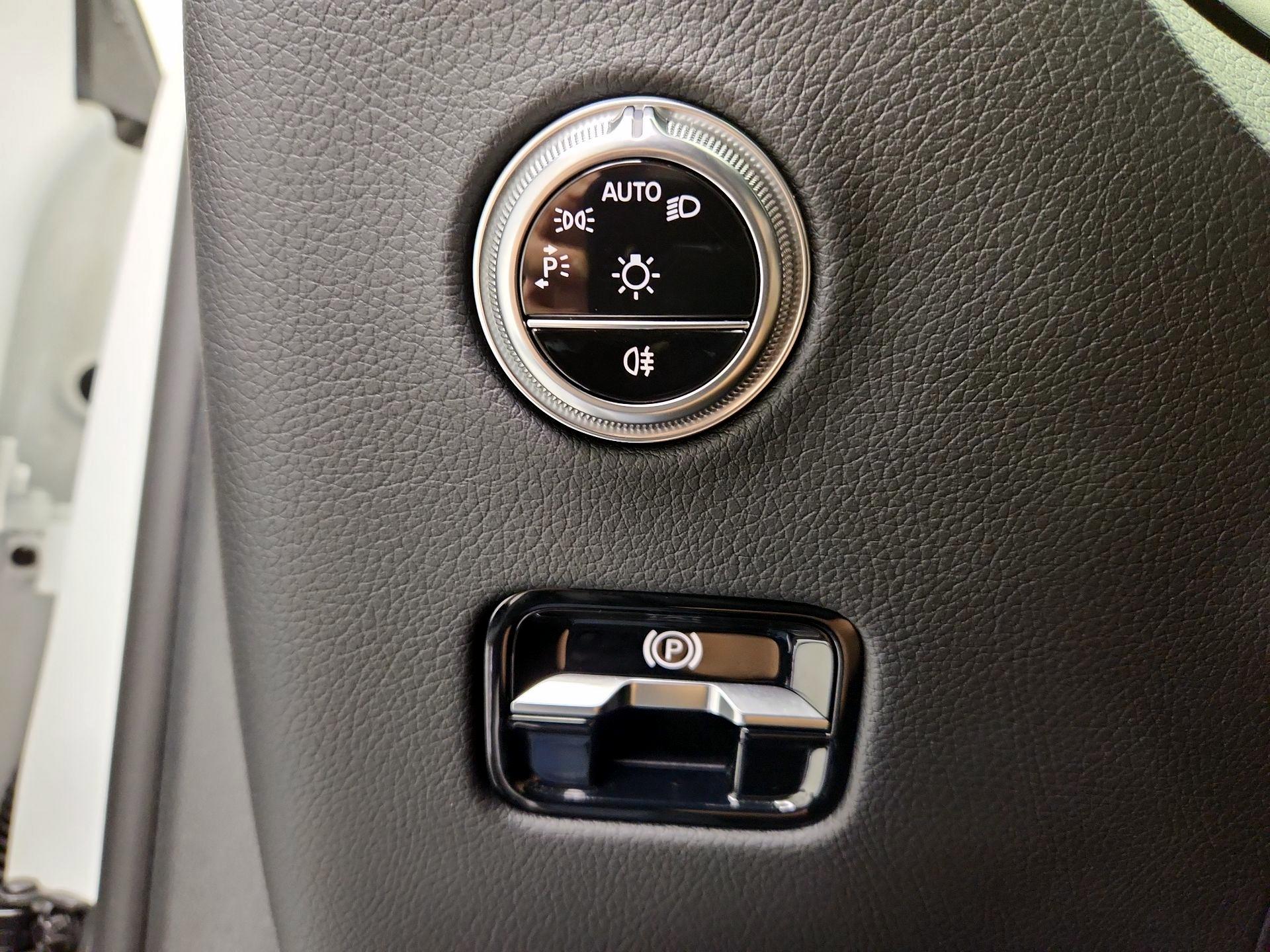 Thumbnail: 2023 Mercedes-Benz GLC - 13