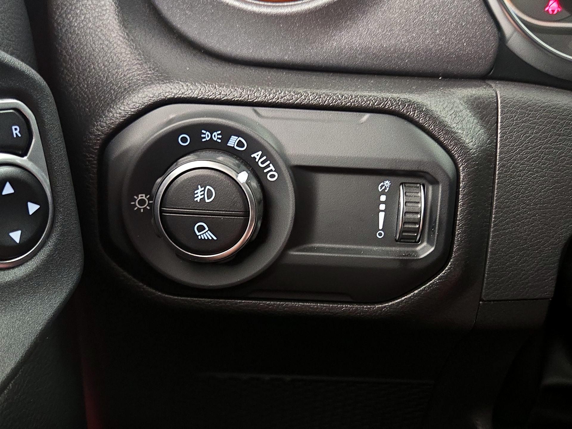 Thumbnail: 2023 Jeep Gladiator - 13