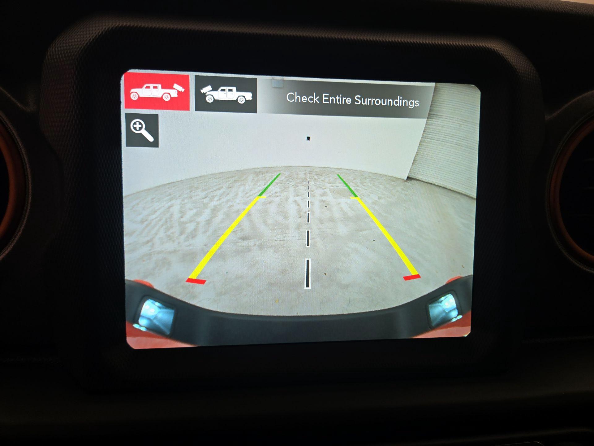 Thumbnail: 2023 Jeep Gladiator - 15