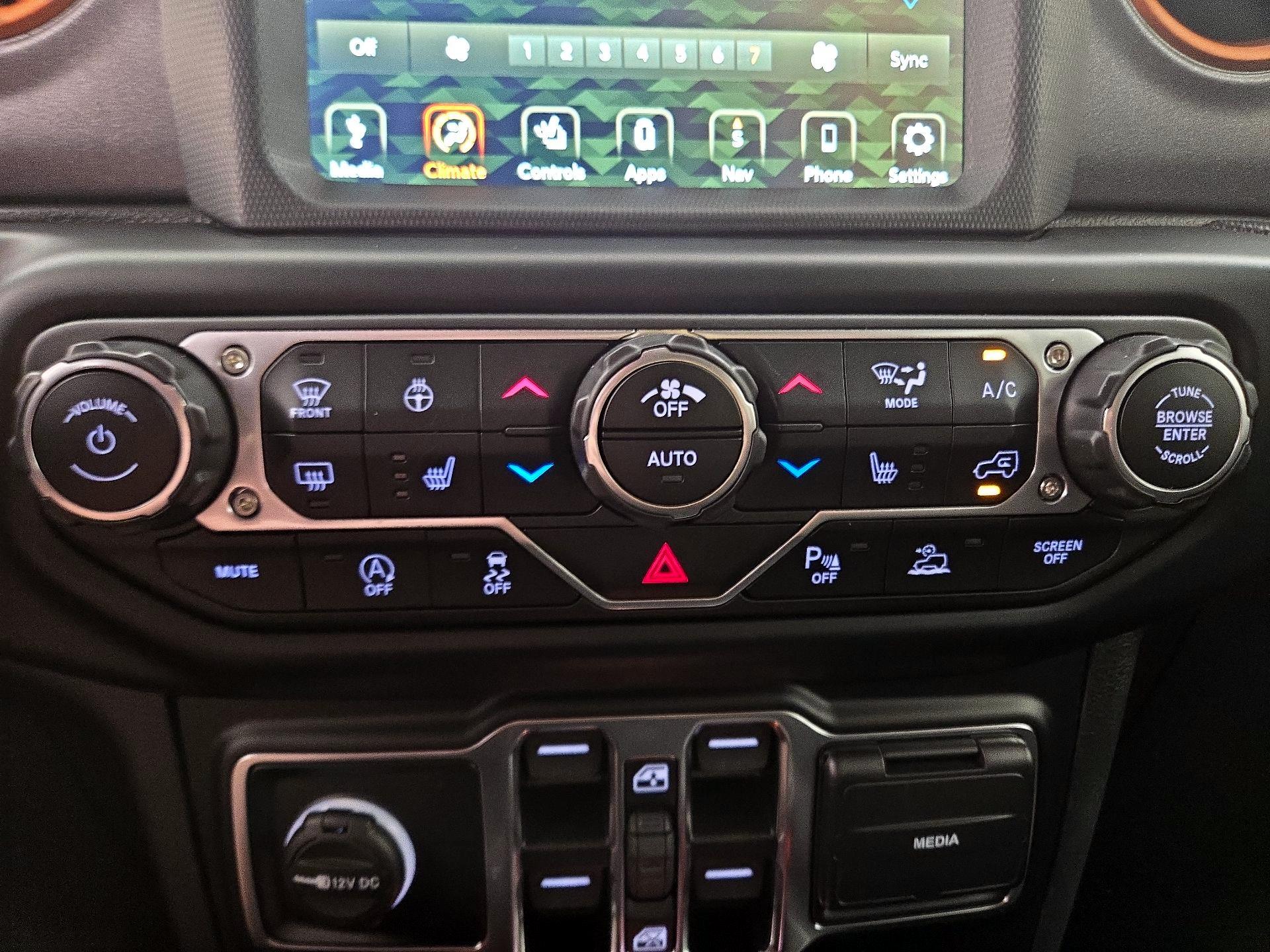 Thumbnail: 2023 Jeep Gladiator - 17