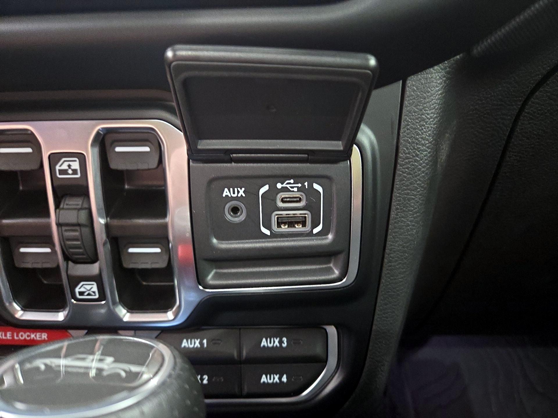 Thumbnail: 2023 Jeep Gladiator - 19