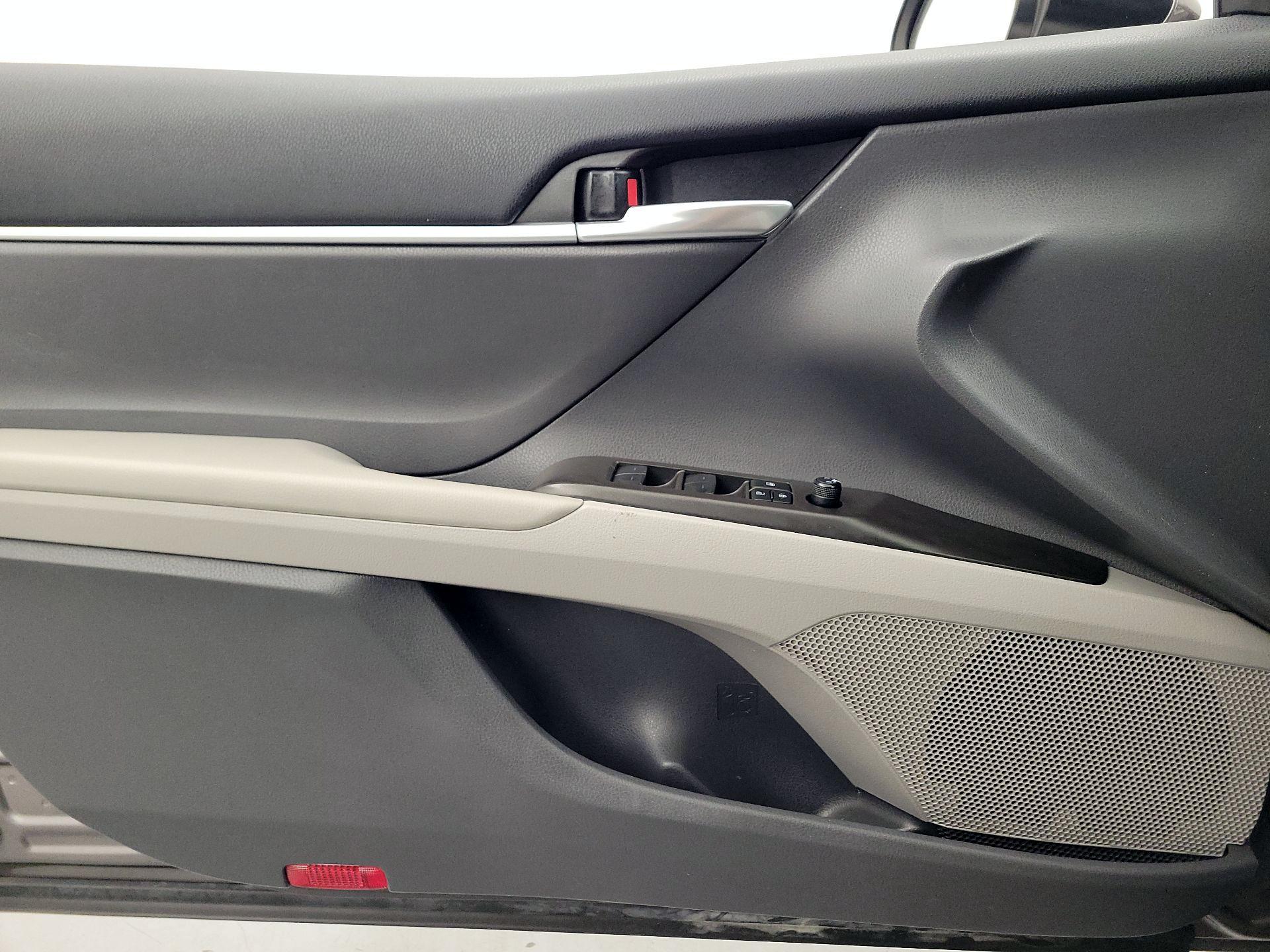 Thumbnail: 2023 Toyota Camry - 12