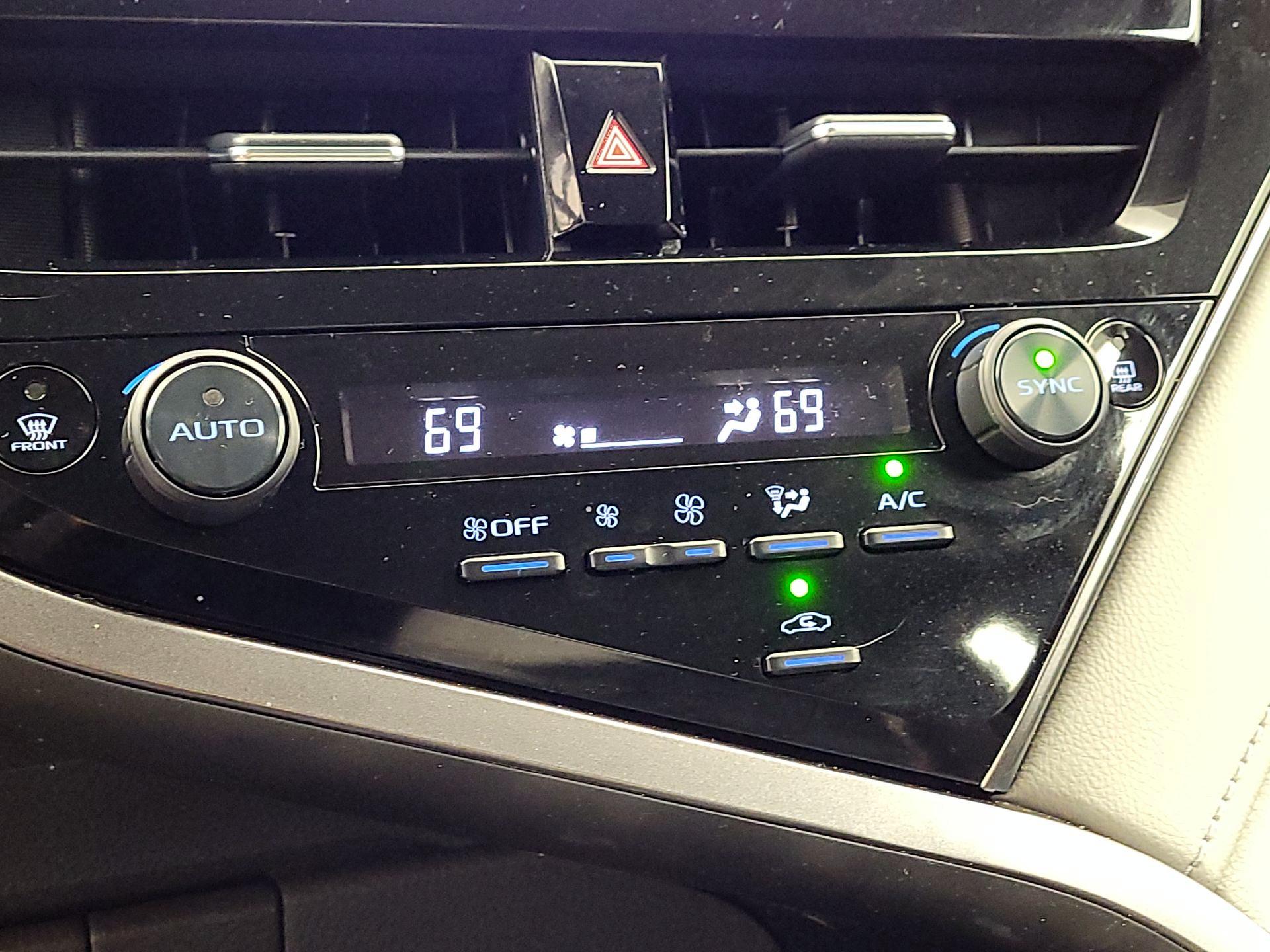 Thumbnail: 2023 Toyota Camry - 16