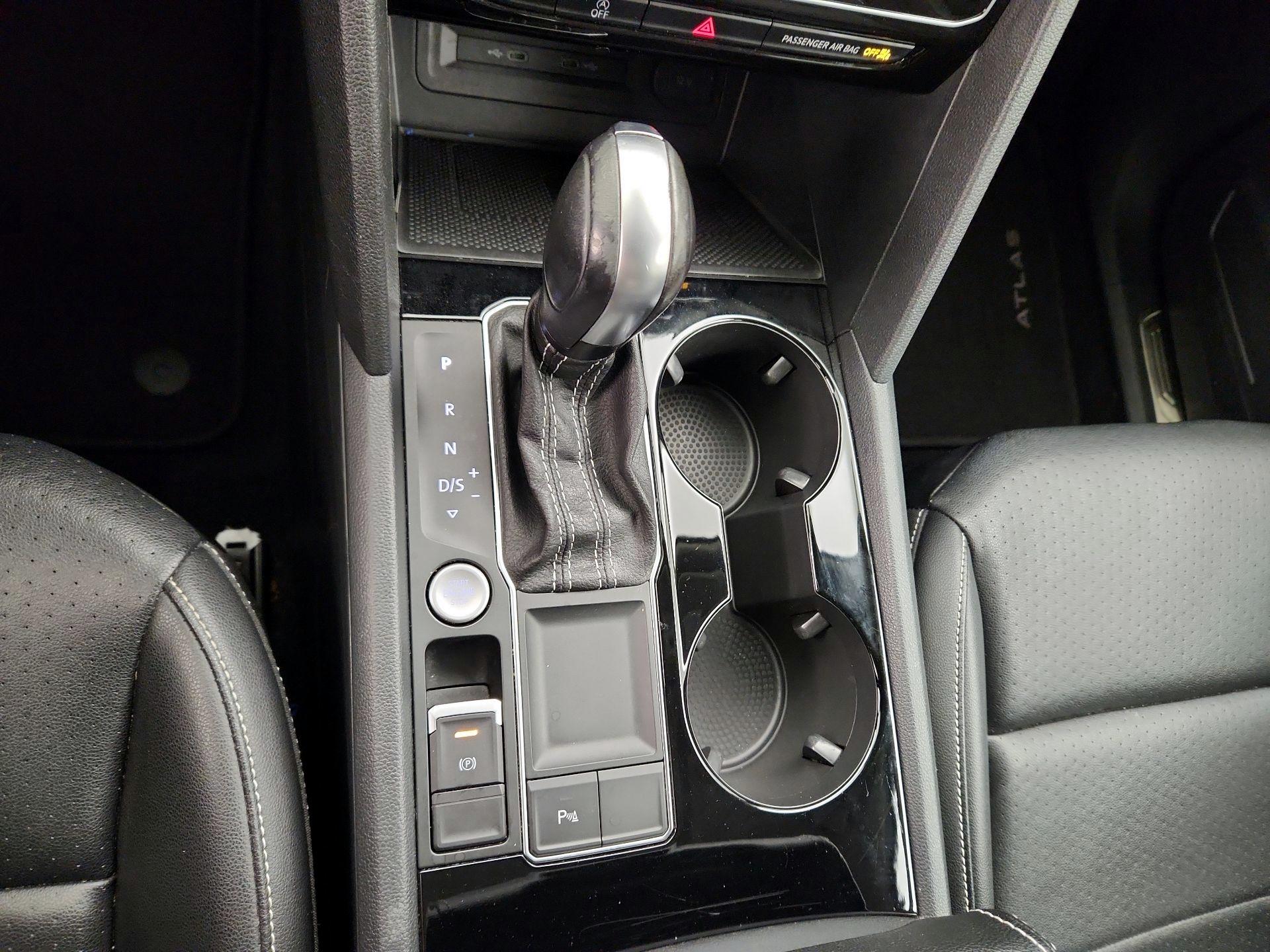 Thumbnail: 2022 Volkswagen Atlas - 17