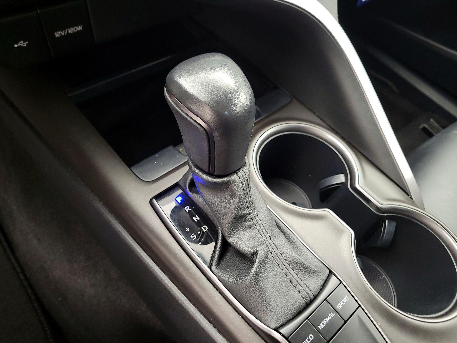 Thumbnail: 2023 Toyota Camry - 17