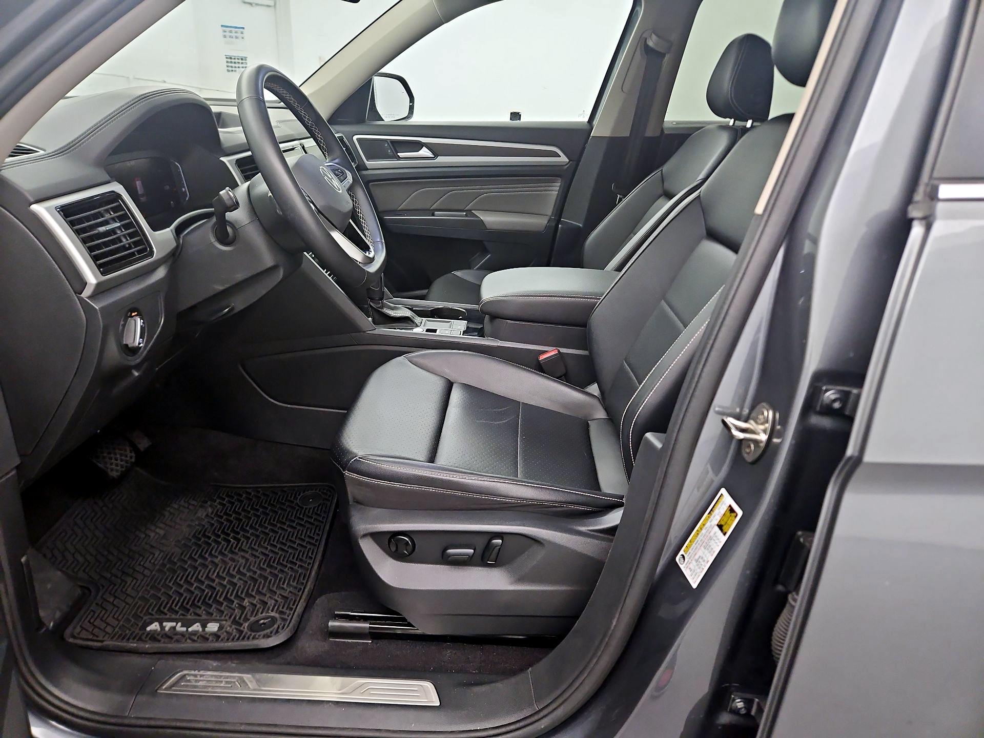 Thumbnail: 2022 Volkswagen Atlas - 11