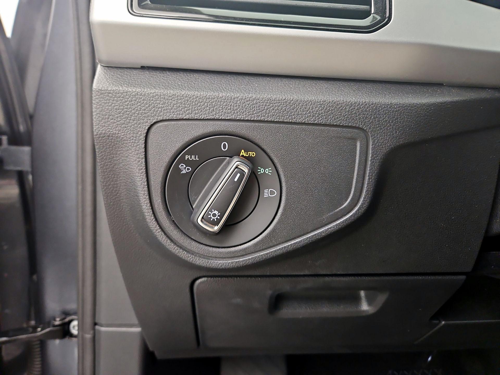 Thumbnail: 2022 Volkswagen Atlas - 13