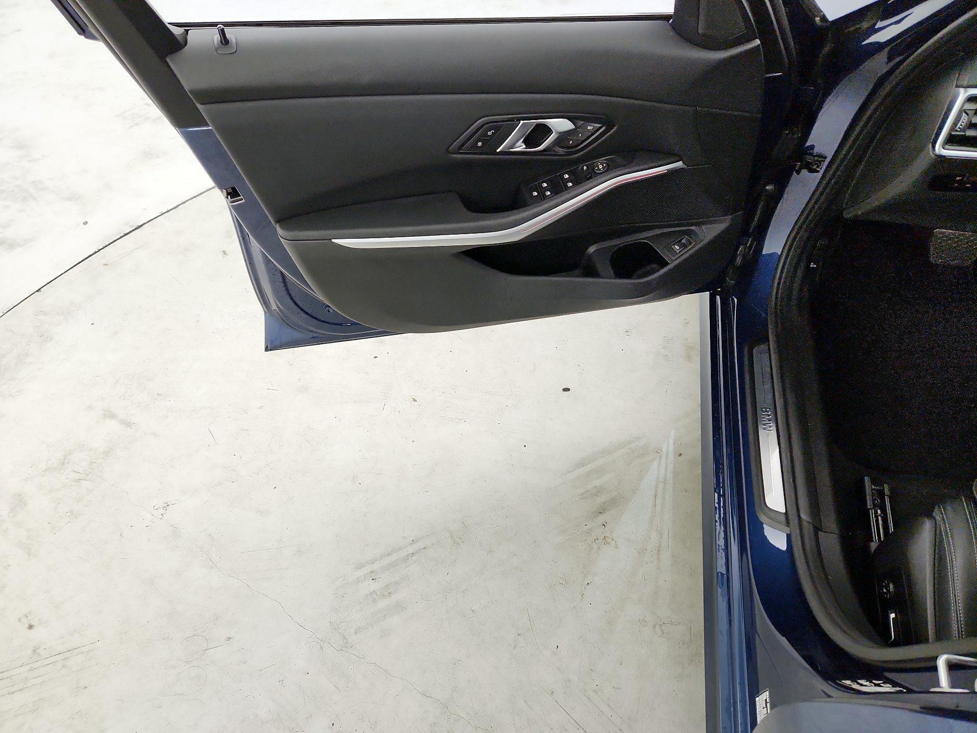 Thumbnail: 2024 BMW 3 Series - 12