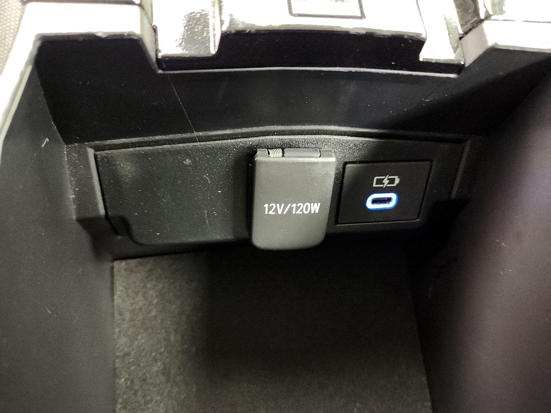 Thumbnail: 2022 Toyota Corolla - 18