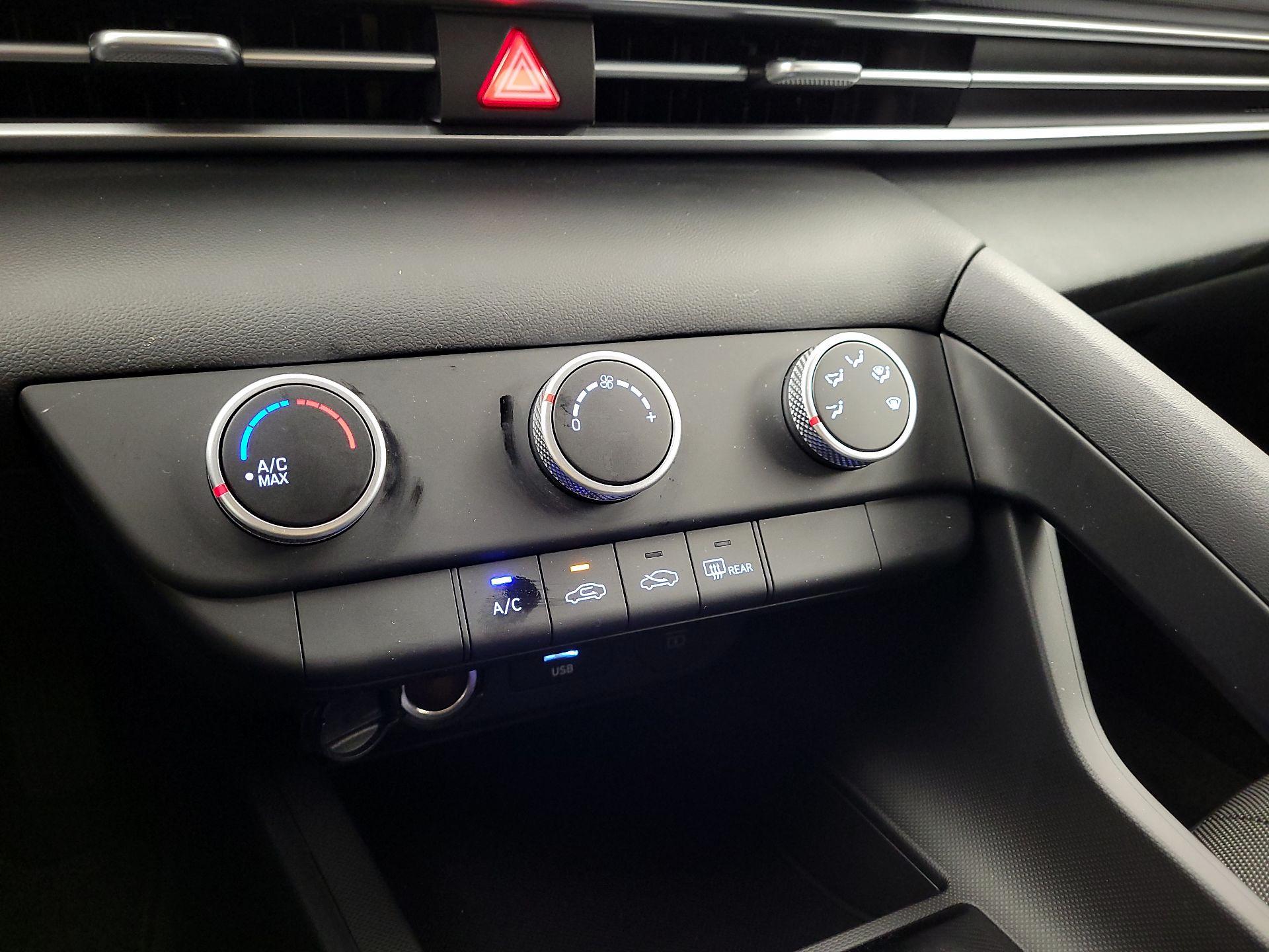 Thumbnail: 2024 Hyundai Elantra - 16