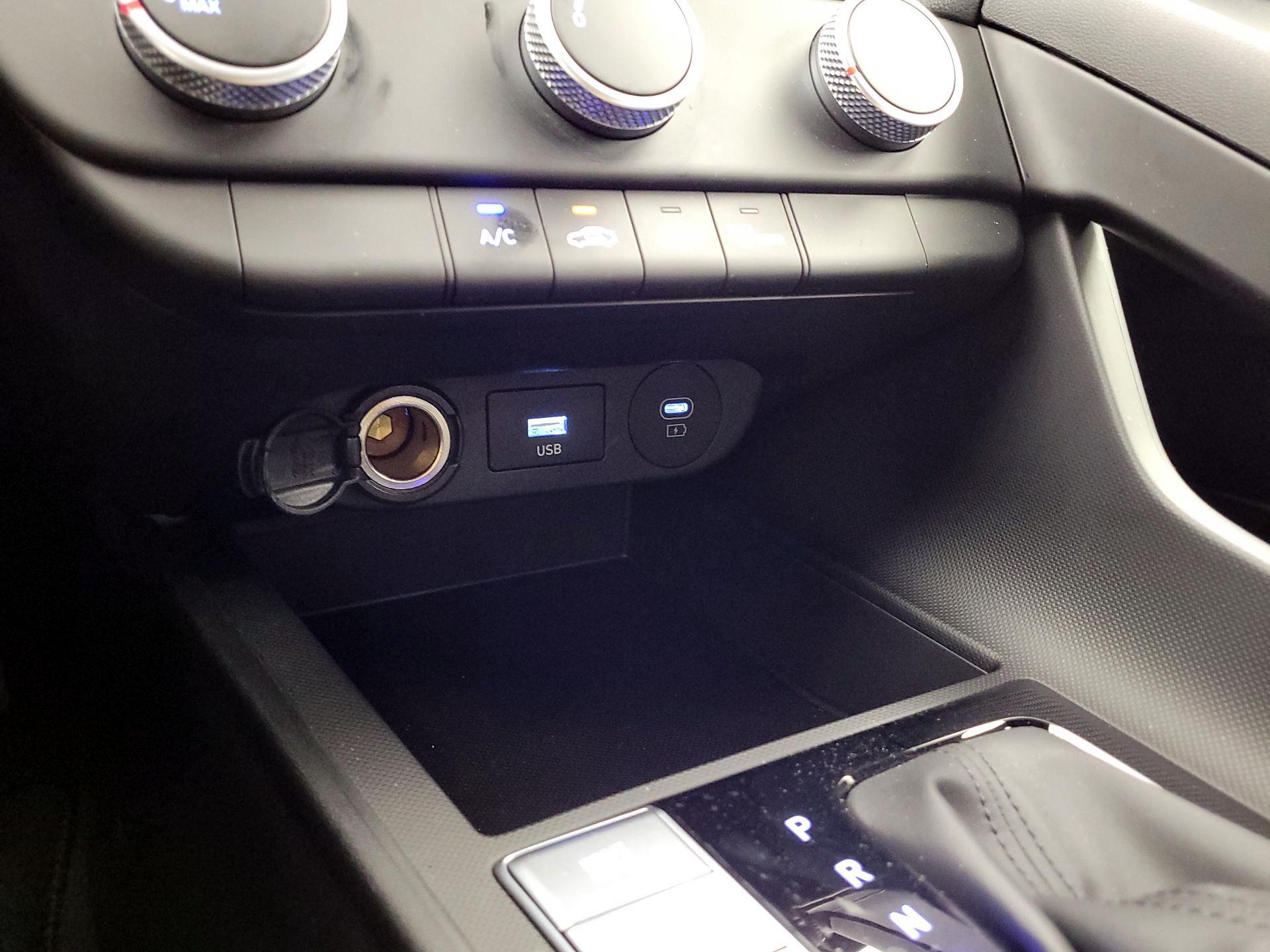 Thumbnail: 2024 Hyundai Elantra - 18