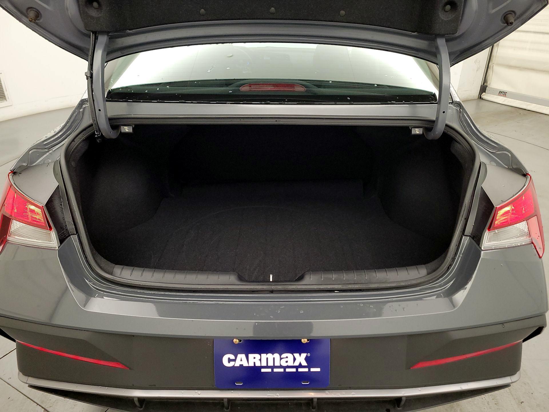 Thumbnail: 2024 Hyundai Elantra - 20