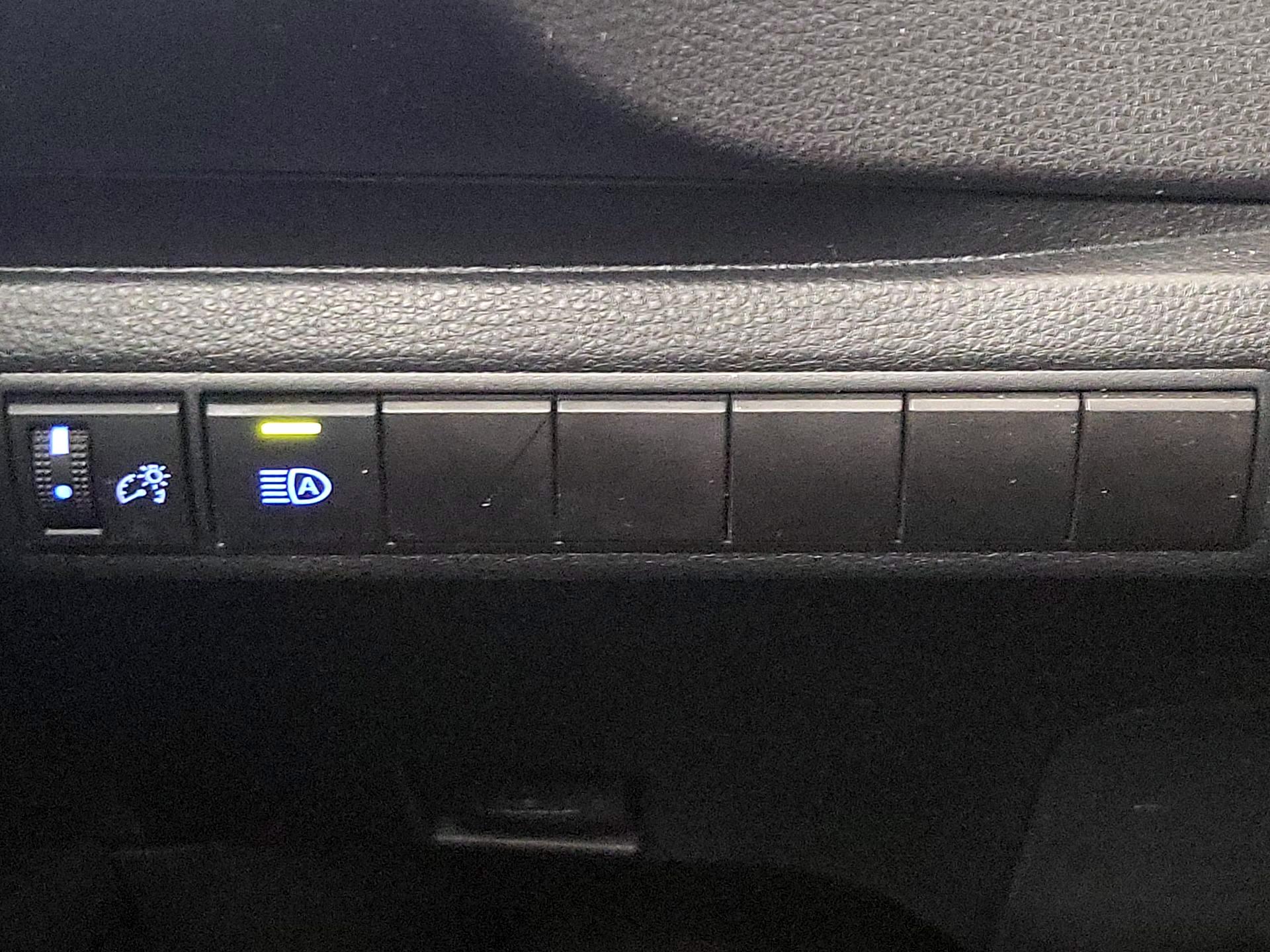 Thumbnail: 2021 Toyota Corolla - 13