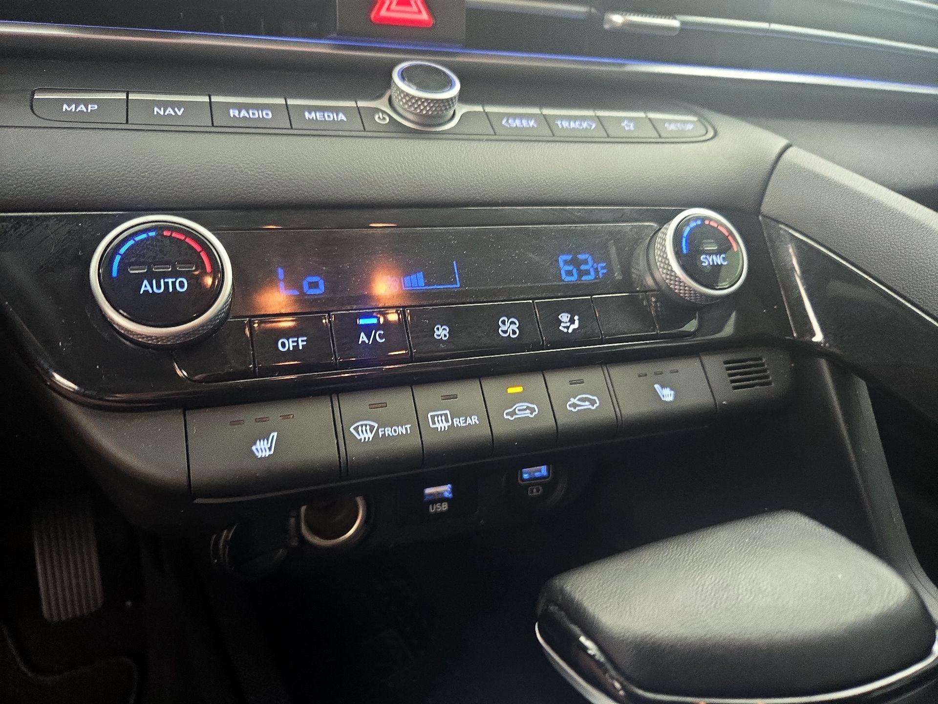 Thumbnail: 2023 Hyundai Elantra - 17