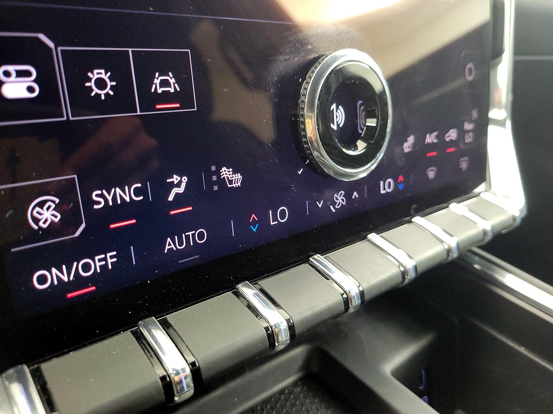 Thumbnail: 2025 GMC Acadia - 17