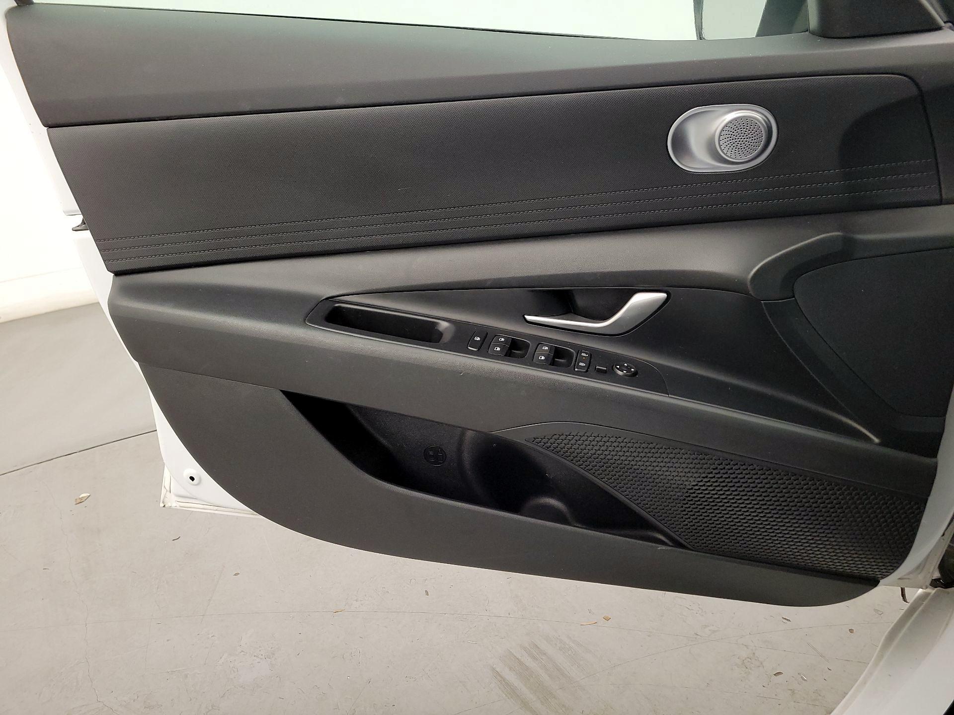 Thumbnail: 2024 Hyundai Elantra - 12